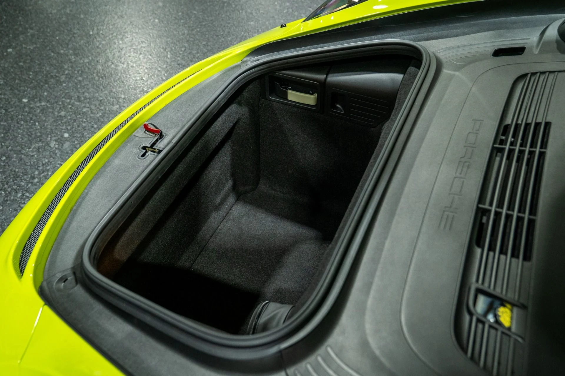 mph037_1088614810_Used_2018_Porsche_911_GT_3_Paint_to_Sample_Acid_Green_6_Speed_Manual_1769375737_4ef1e0dbc3