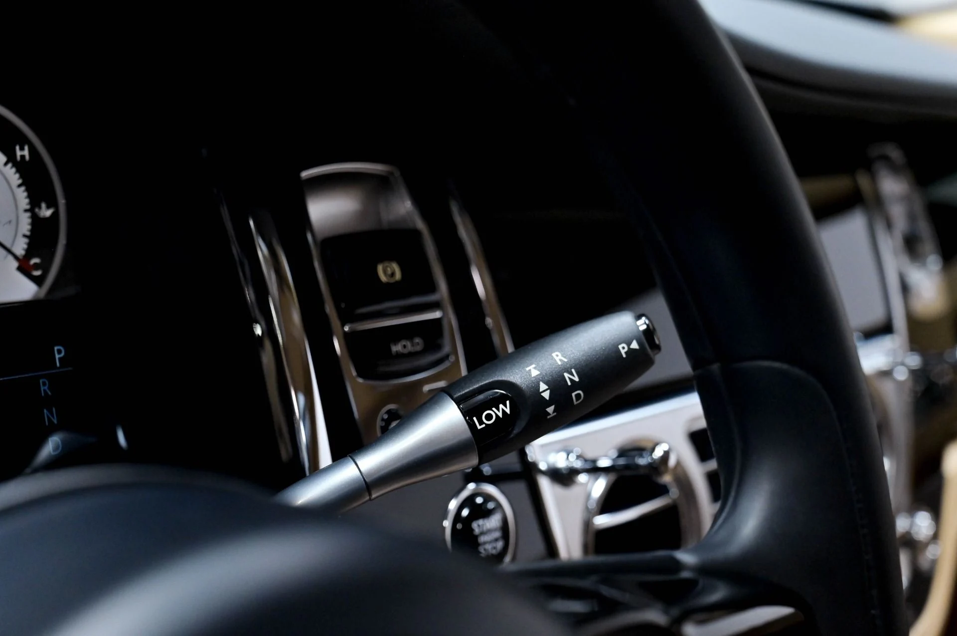 mph037_1093158414_Used_2014_Rolls_Royce_Wraith_1783020984_b090b99239