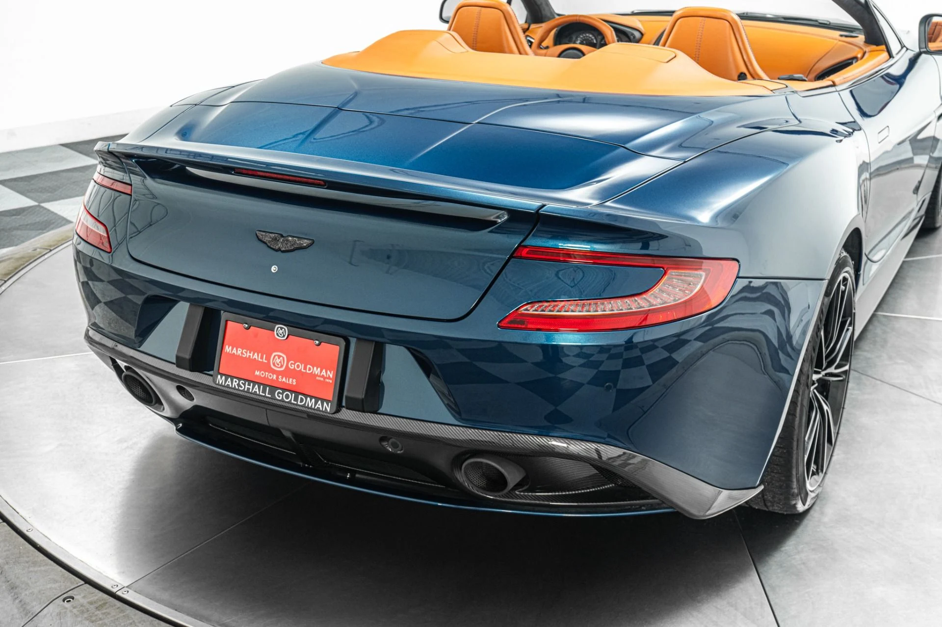 mph037_109415638_Used_2016_Aston_Martin_Vanquish_Volante_Low_Miles_Amazing_Color_Combination_1785262307_ae2ec7c138