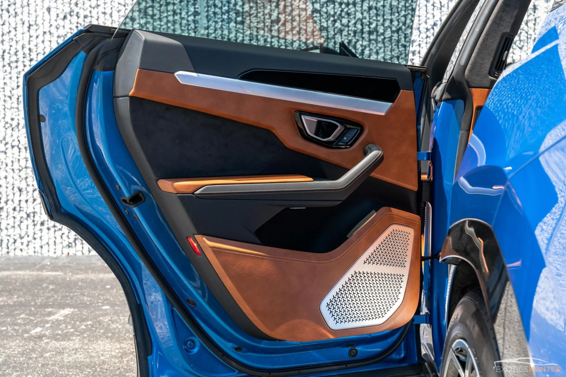 mph037_1109803137_Used_2019_Lamborghini_Urus_HIGH_266_K_Sticker_w_EVERY_Desirable_Option_1683572182_e5ab35792d
