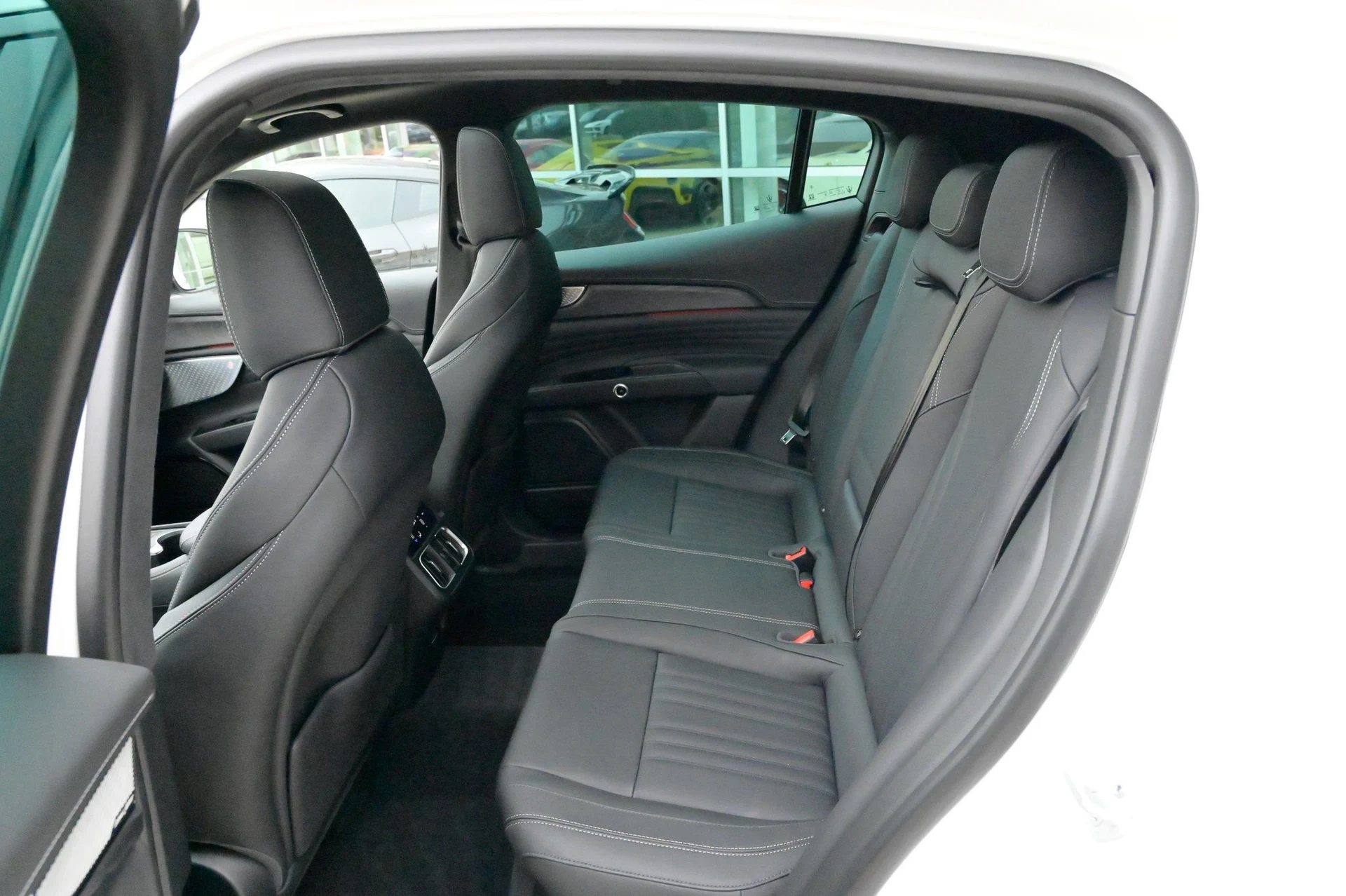 mph037_1115261261_e2746c3eeb4149ce9a77652c424900ee_60e330a224