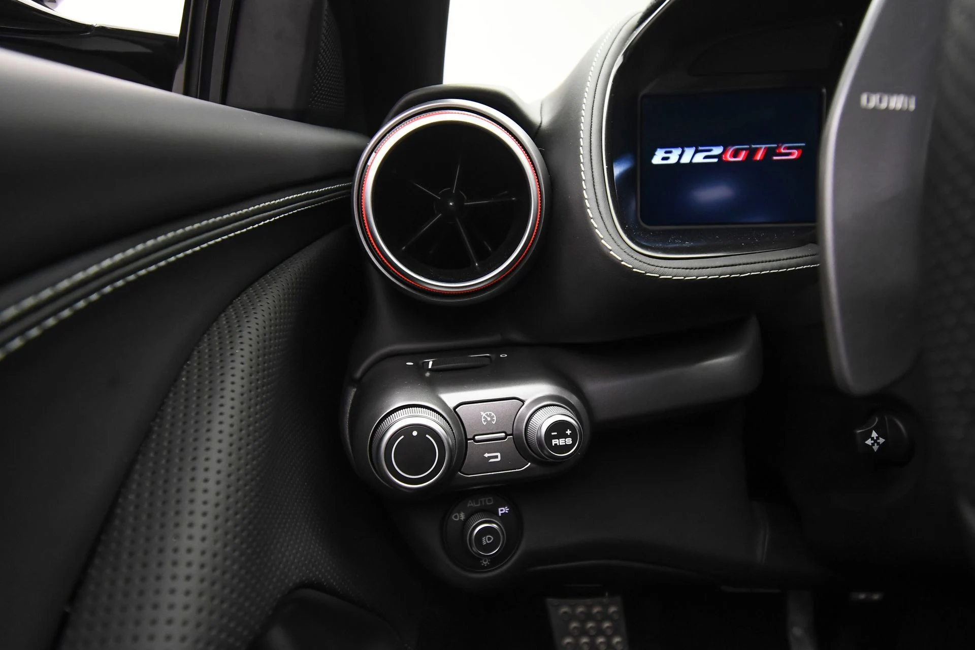 mph037_1124330689_8d23d718df1c4fd592e07da1ee8fbb73_76f4f1b92a