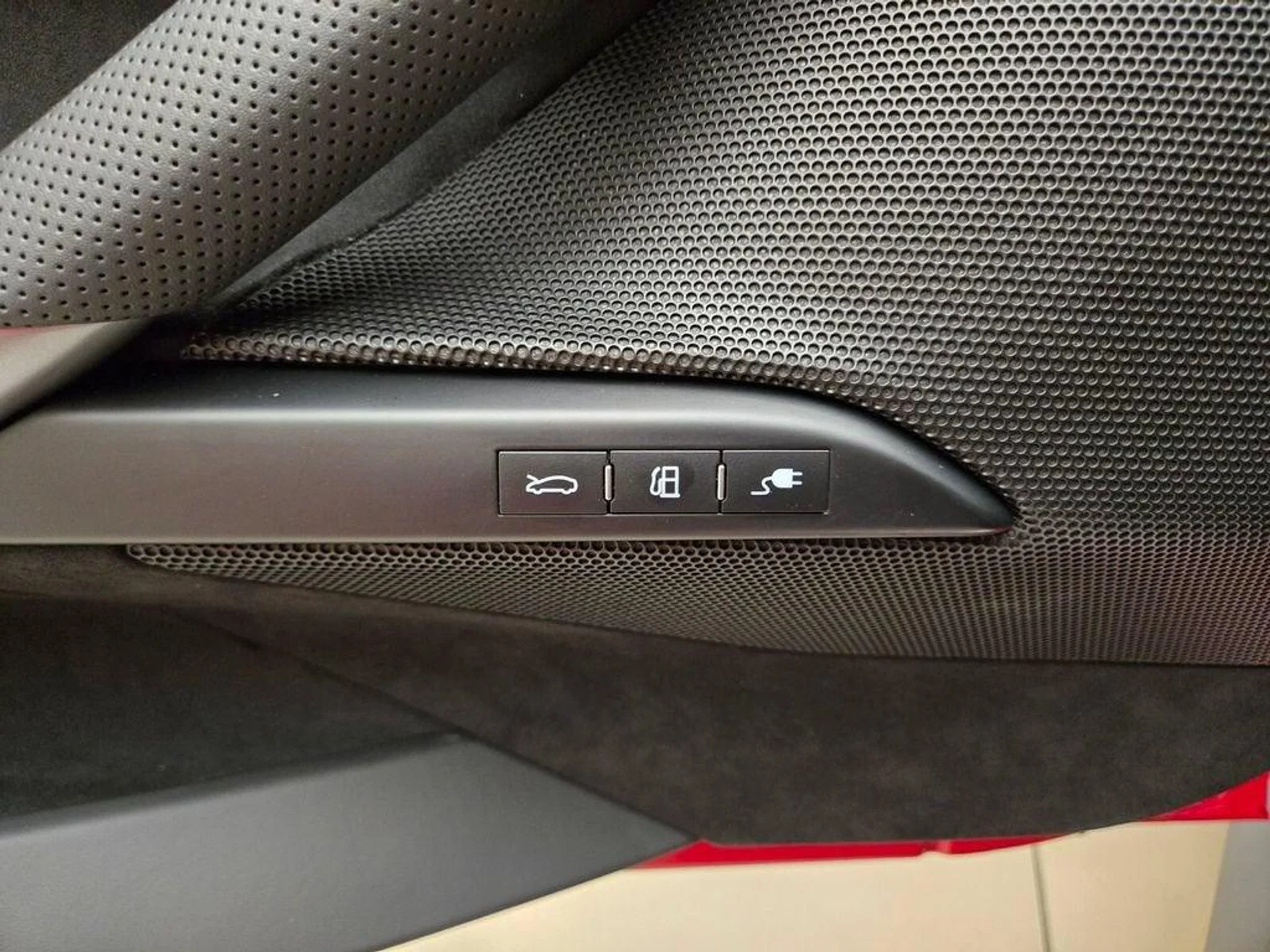 mph037_1132385043_Used_2024_Ferrari_296_GTB_1786103958_478afd5892