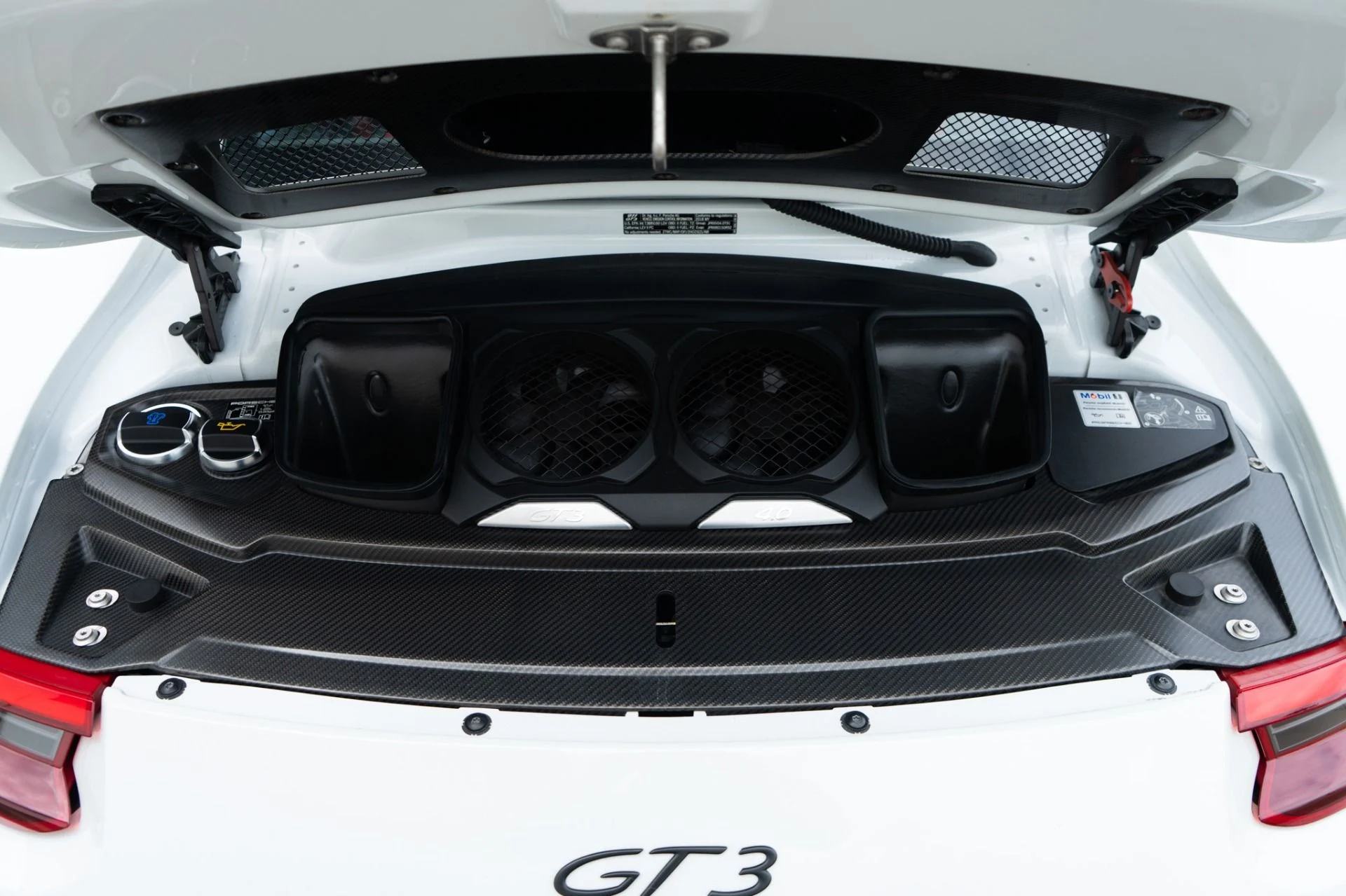 mph037_1146461849_Used_2018_Porsche_911_GT_3_1780955665_e98ded5474