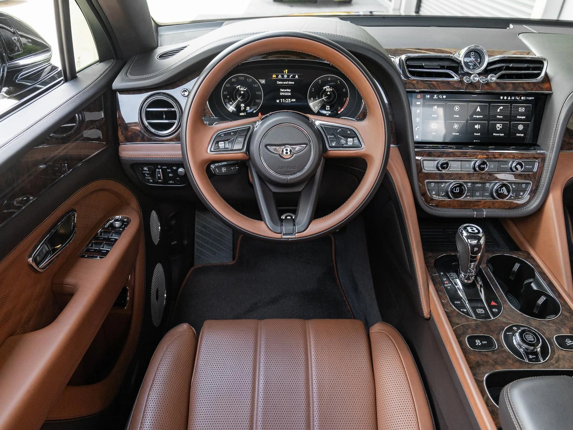 mph037_1165881302_Used_2023_Bentley_Bentayga_EWB_V8_1778364317_ed8dd85a30