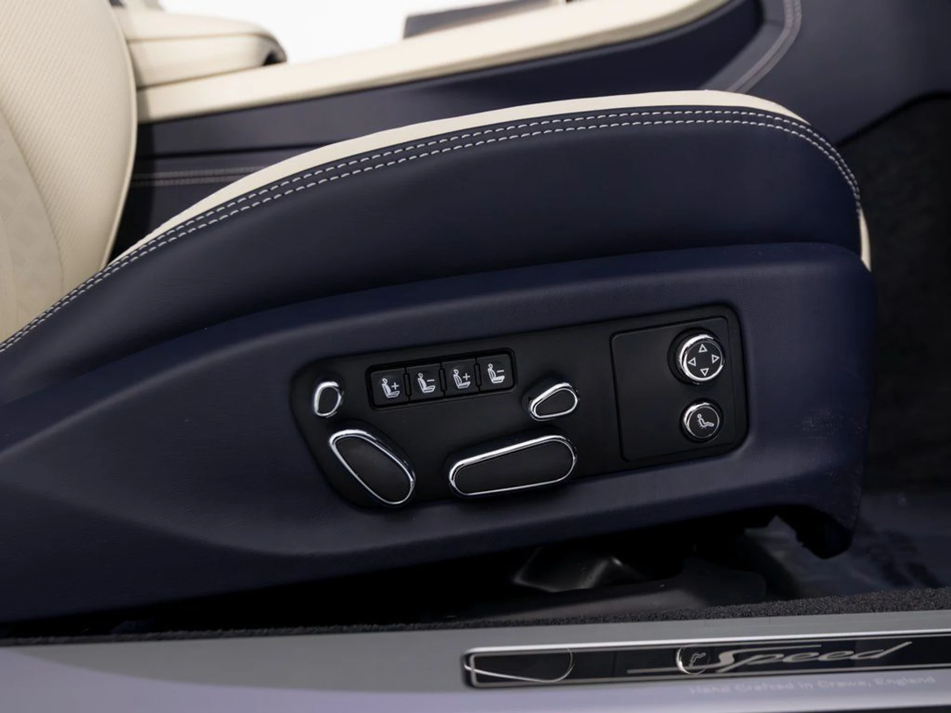 mph037_1167552405_319a500d56a1fd3f66262791877b6768x_a2305b1a8d