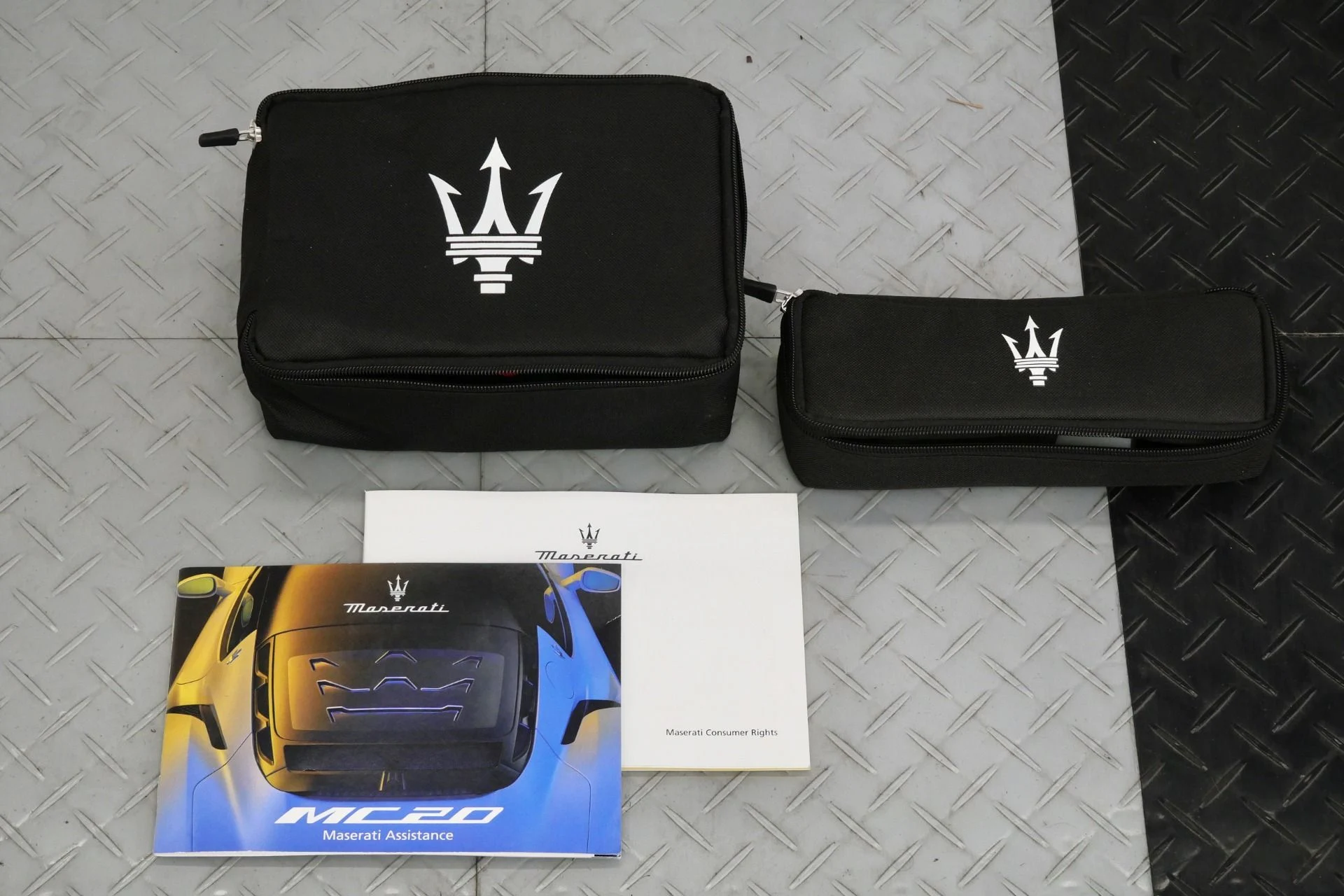 mph037_1173051189_Used_2023_Maserati_MC_20_Cielo_1598_Miles_Carbon_Ceramic_Brakes_Interior_Exterior_Carbon_Packages_1776351589_6f27faa2de