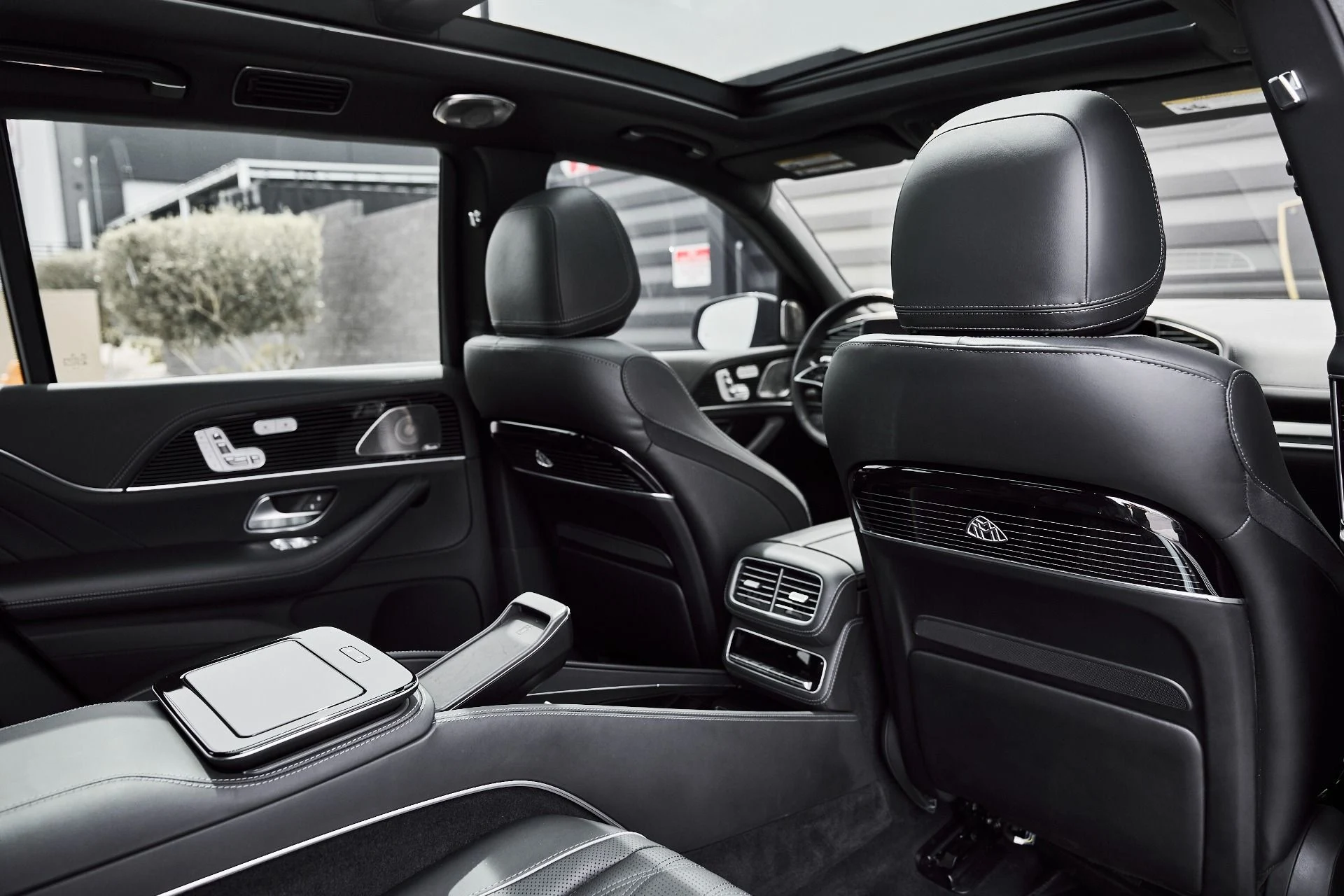 mph037_1176321555_Used_2024_Mercedes_Benz_GLS_Maybach_GLS_600_1776550608_debdc34610