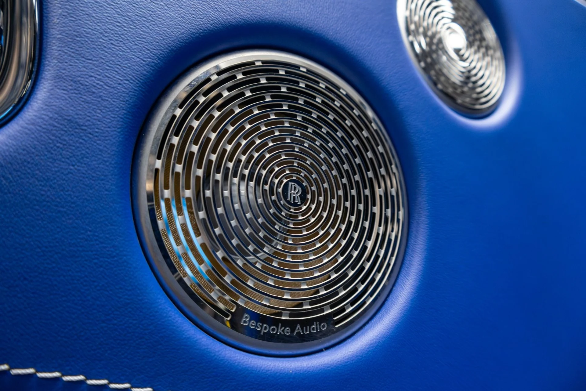 mph037_1201243110_Used_2017_Rolls_Royce_Ghost_Black_Badge_1764012368_5fe21d6f25