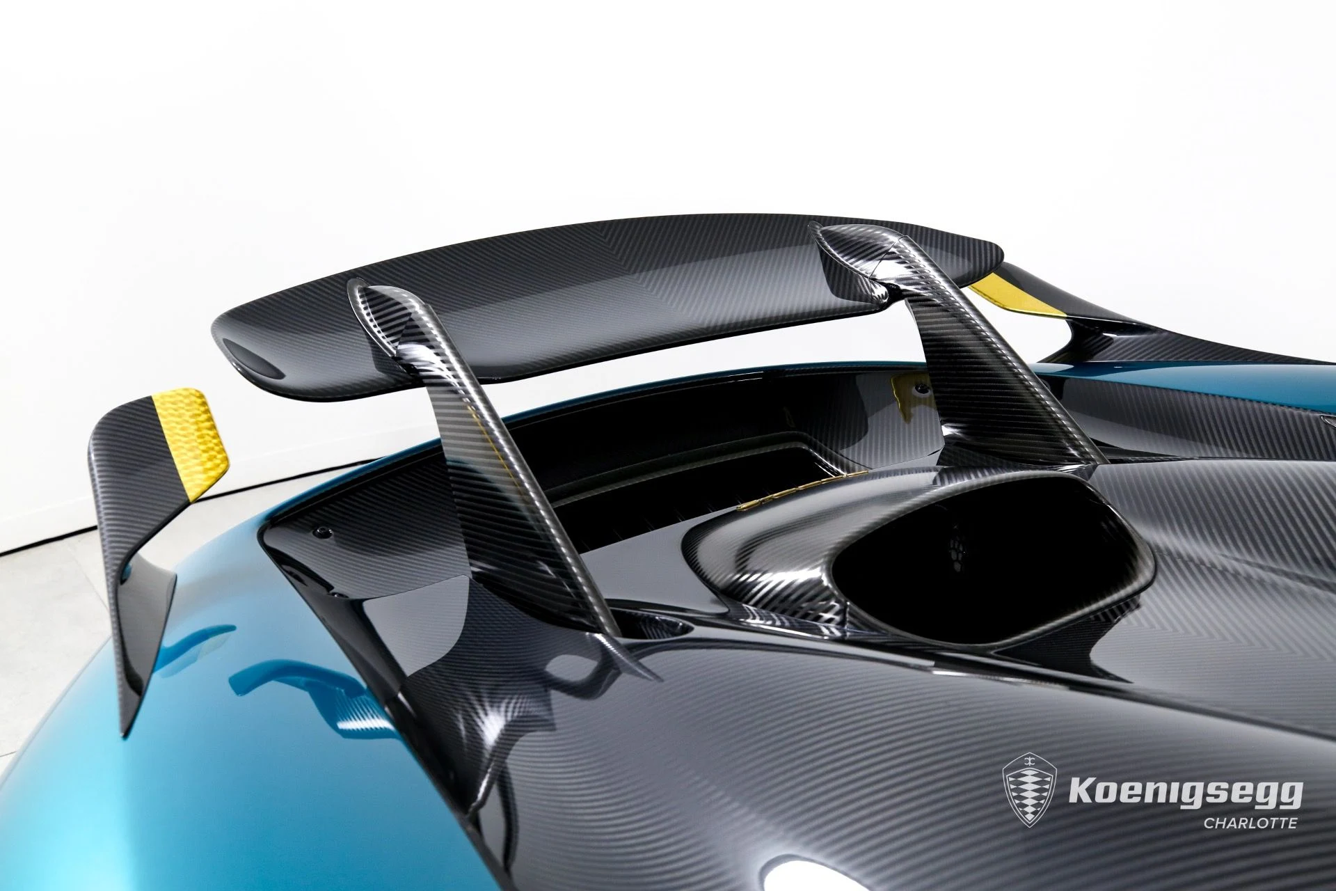 mph037_1202069980_Used_2021_KOENIGSEGG_REGERA_RWD_1705435580_3db02fc233