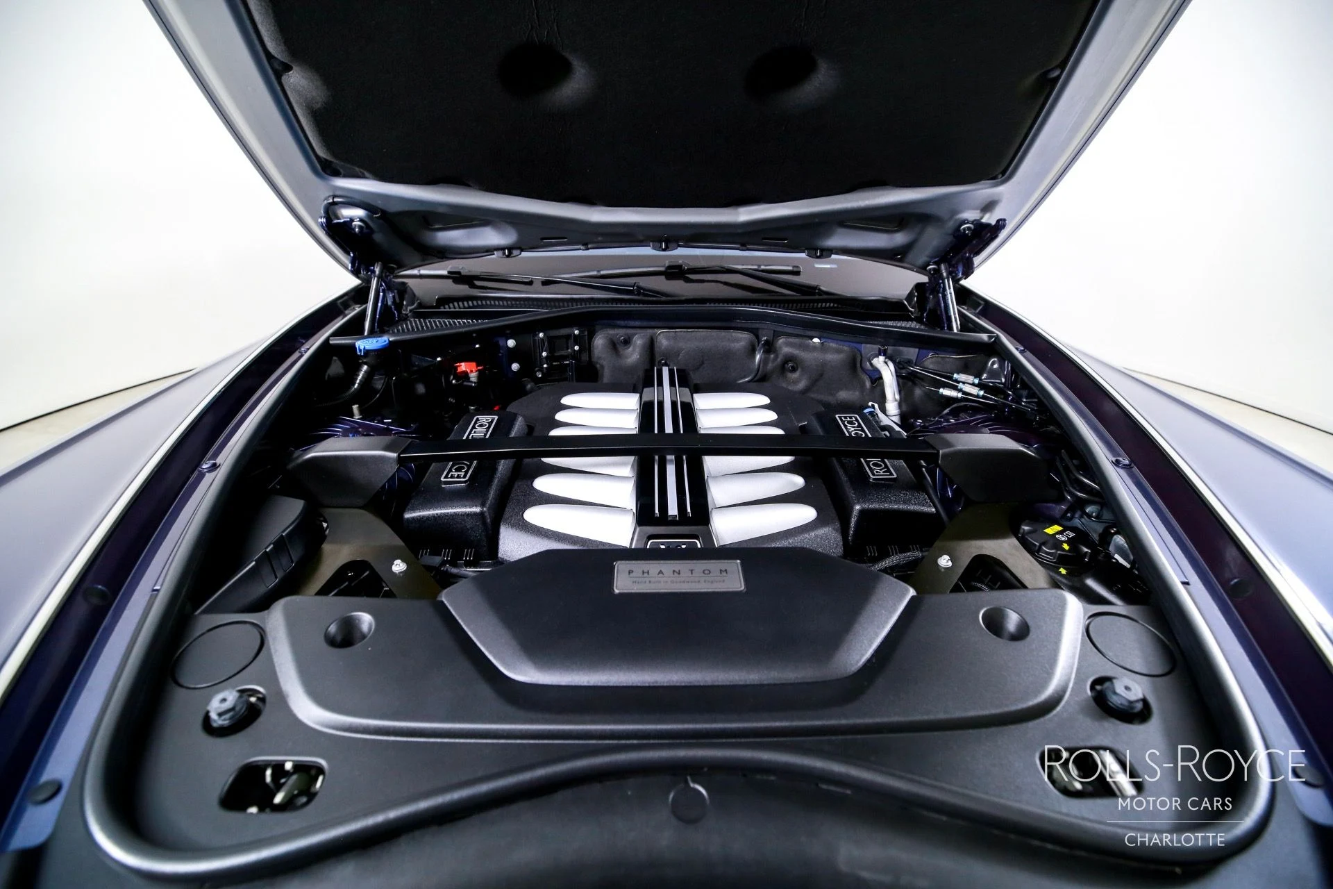 mph037_121299709_Used_2019_Rolls_Royce_Phantom_1757714509_9cfb52395e
