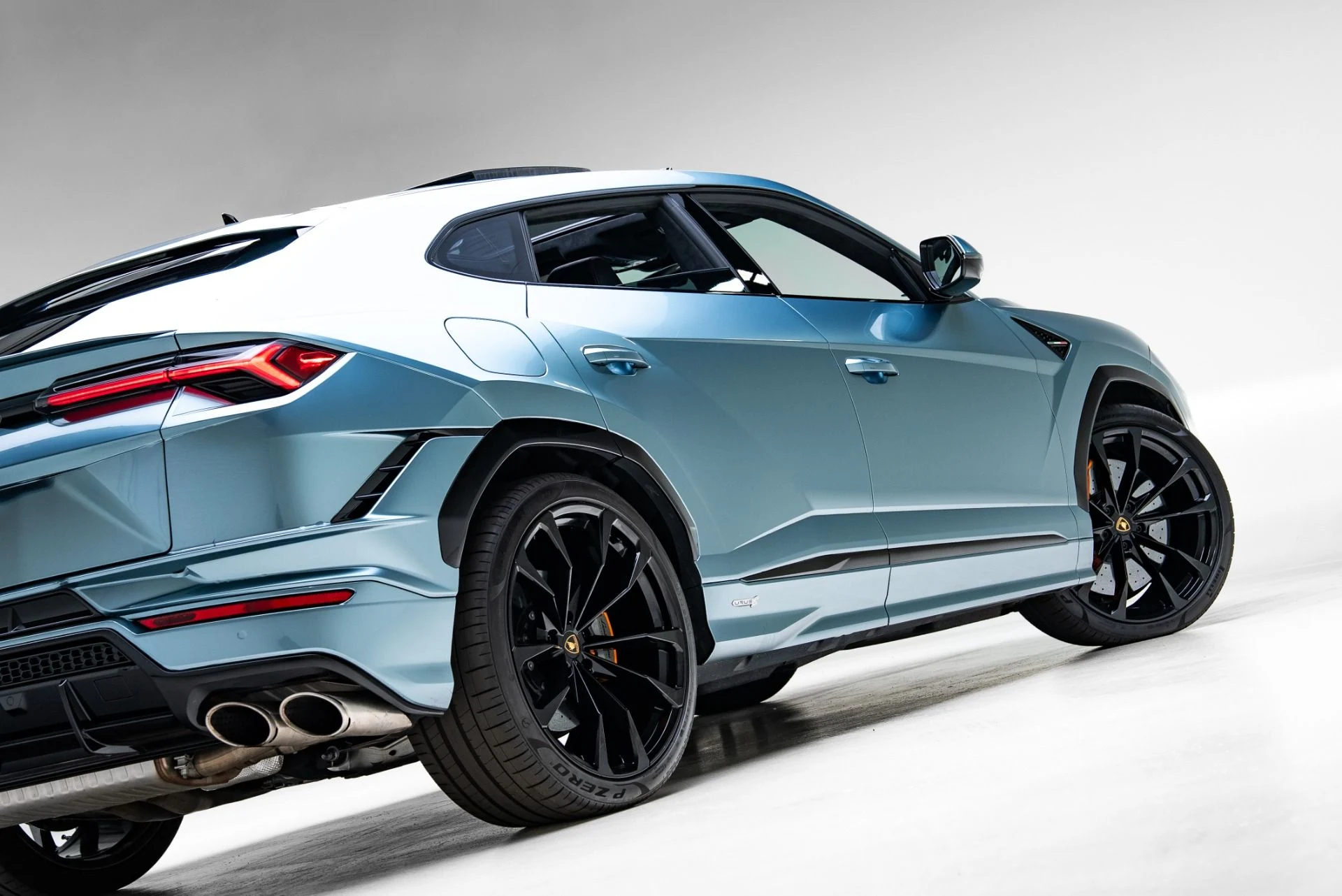 mph037_1225778436_Used_2023_Lamborghini_Urus_S_1775088140_857b380b15