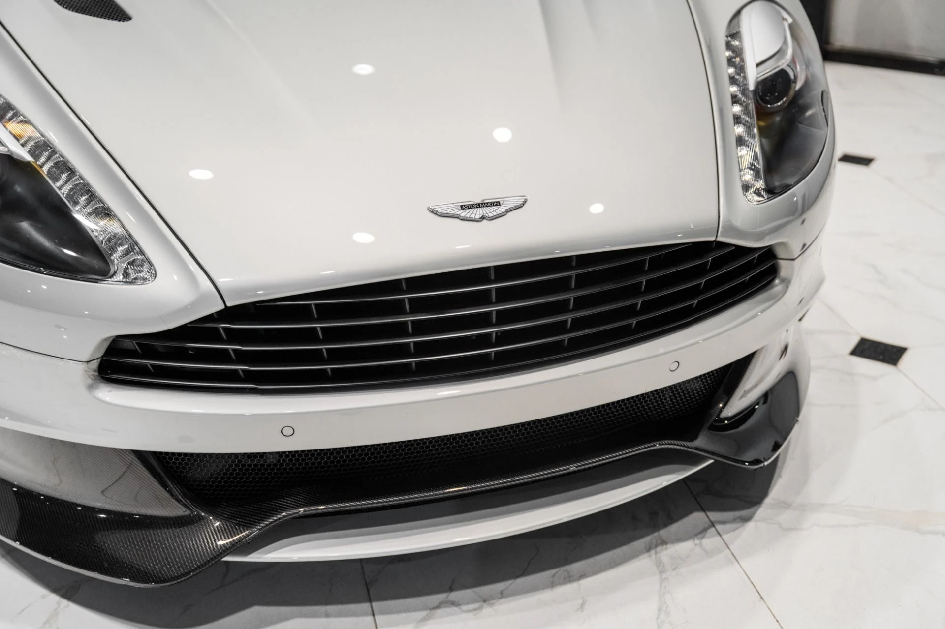 mph037_1228900636_Used_2016_Aston_Martin_Vanquish_V12_1770132200_a0a7f47f16