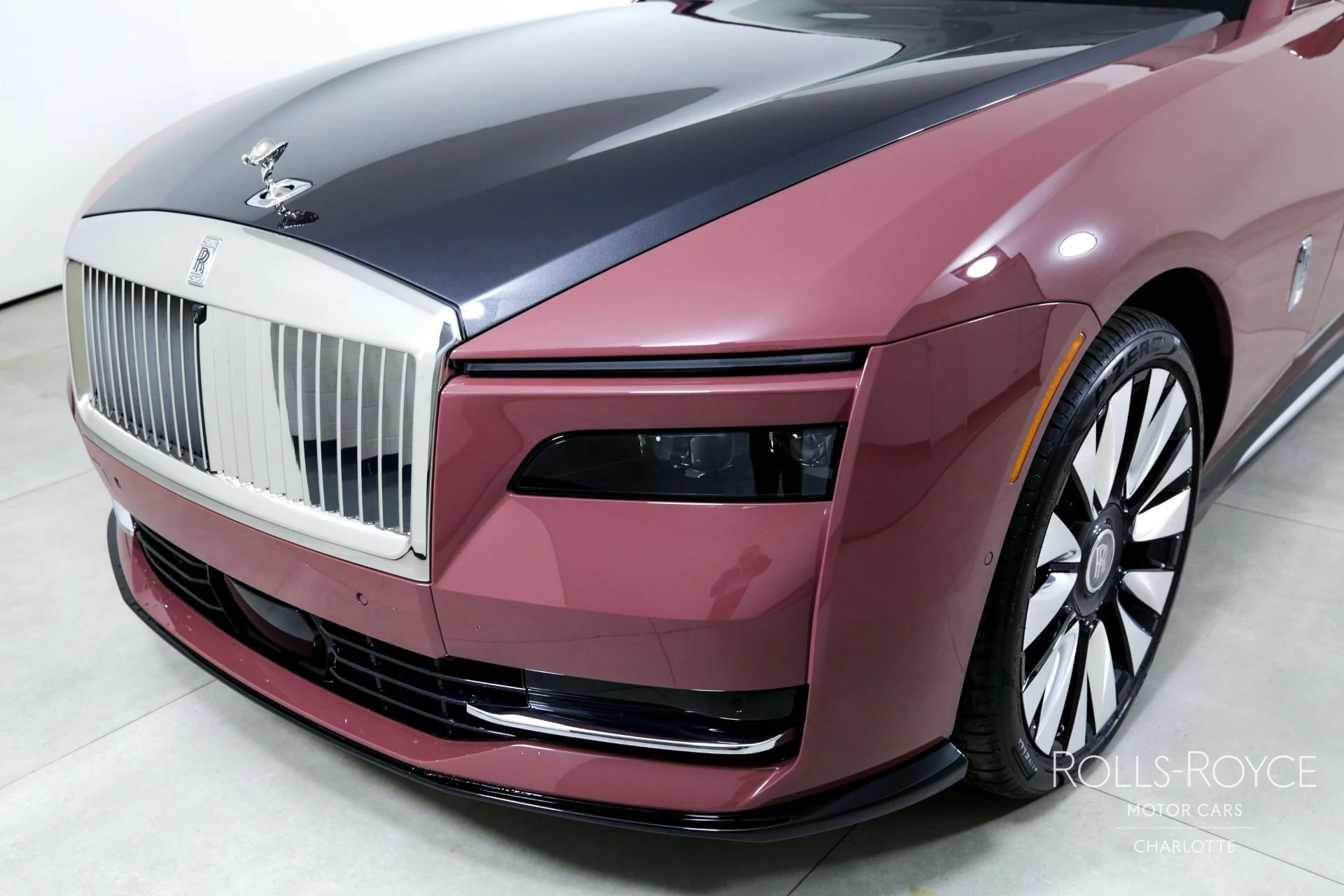 mph037_1232841462_Used_2024_Rolls_Royce_Spectre_1738086247_9226f02e28
