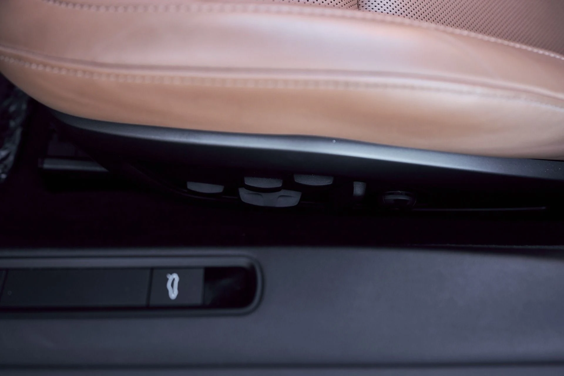 mph037_1244882350_Used_2023_Porsche_911_Turbo_S_1764903182_bf00cab602