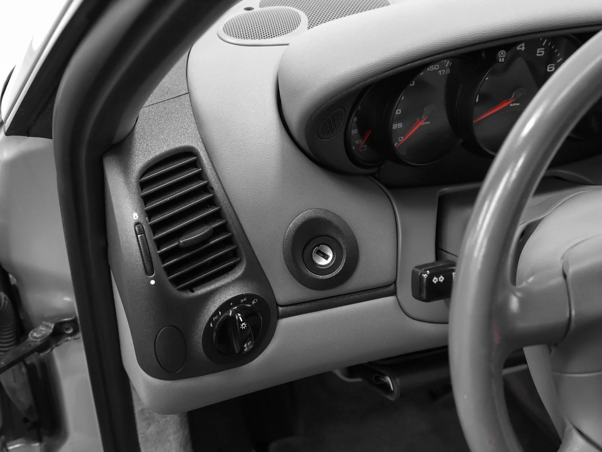 mph037_125077290_38_4809e44dc0