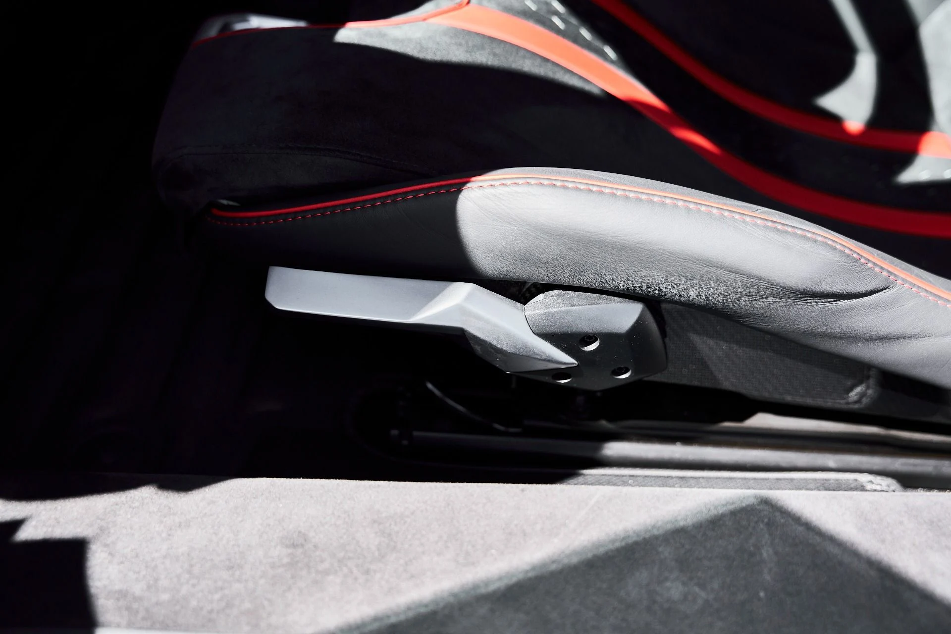 mph037_1258495767_Used_2023_Lamborghini_Huracan_1778117627_70fc127741