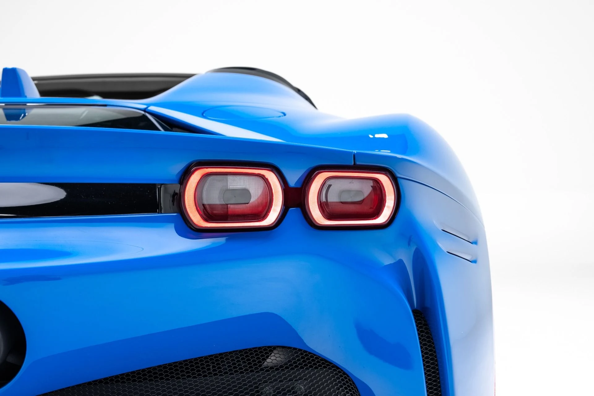 mph037_1261147434_Used_2024_Ferrari_SF_90_Spider_1772738738_ea4fe6b1b6