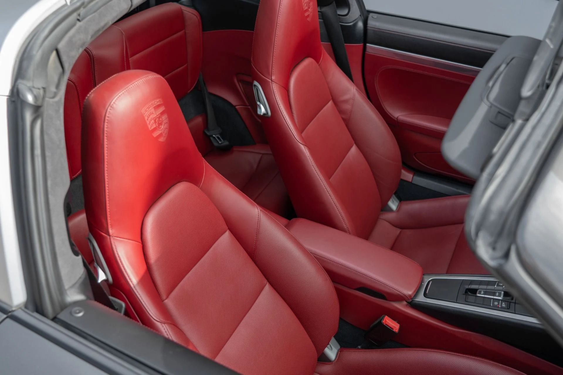 mph037_1266597710_Used_2017_Porsche_911_Targa_4_S_1761592215_c599023d8a