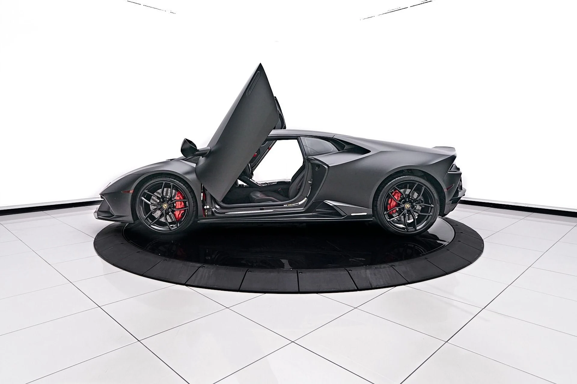 mph037_1270224474_Used_2020_Lamborghini_Huracan_EVO_Base_1745096262_0486c1210c