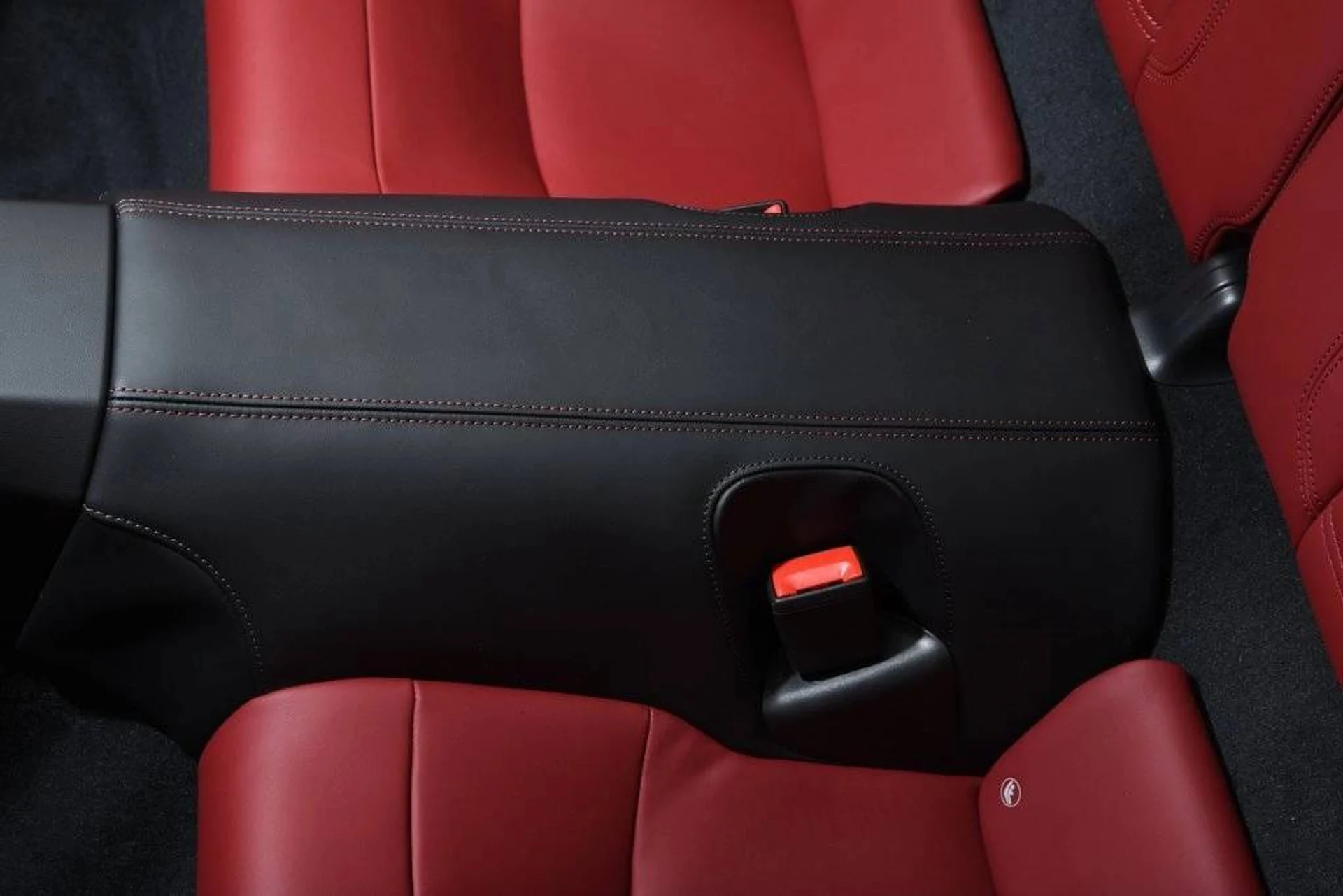 mph037_1276448662_a28ede1138f0c5aeff14ed565cb05f4ax_712483f4fc