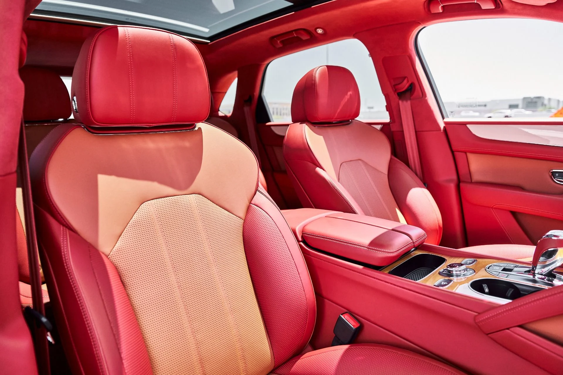mph037_1278510909_Used_2023_Bentley_Bentayga_V8_1780709046_6a35b6dad2