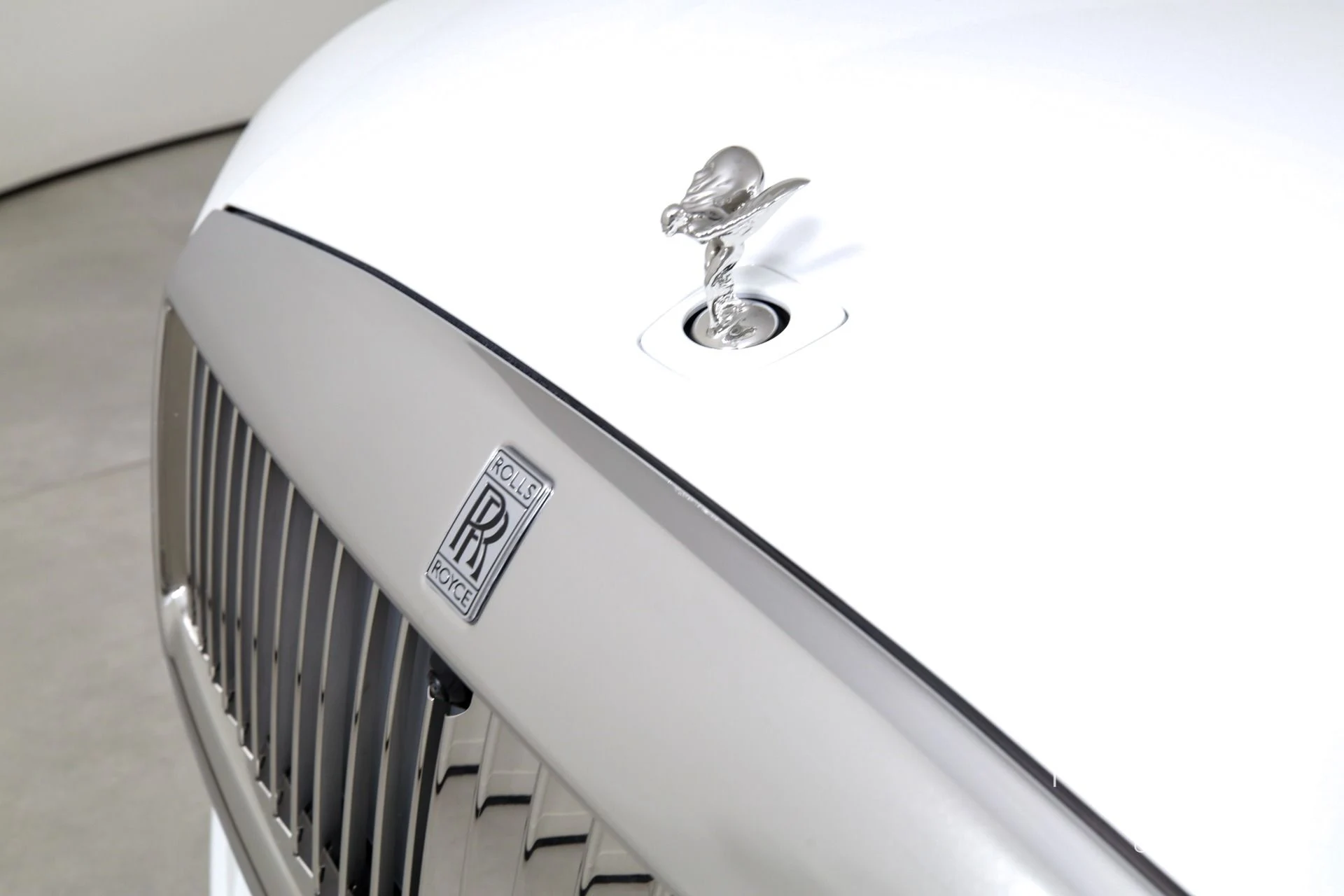 mph037_1279393735_Used_2024_Rolls_Royce_Spectre_1776091344_eab66ccdbf