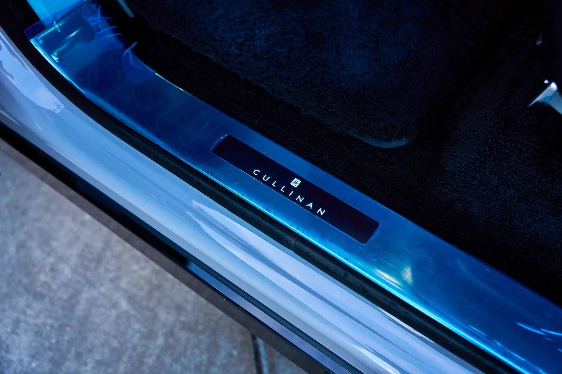 mph037_1302065771_Used_2025_Rolls_Royce_Cullinan_Base_1767668811_4dede99f6d