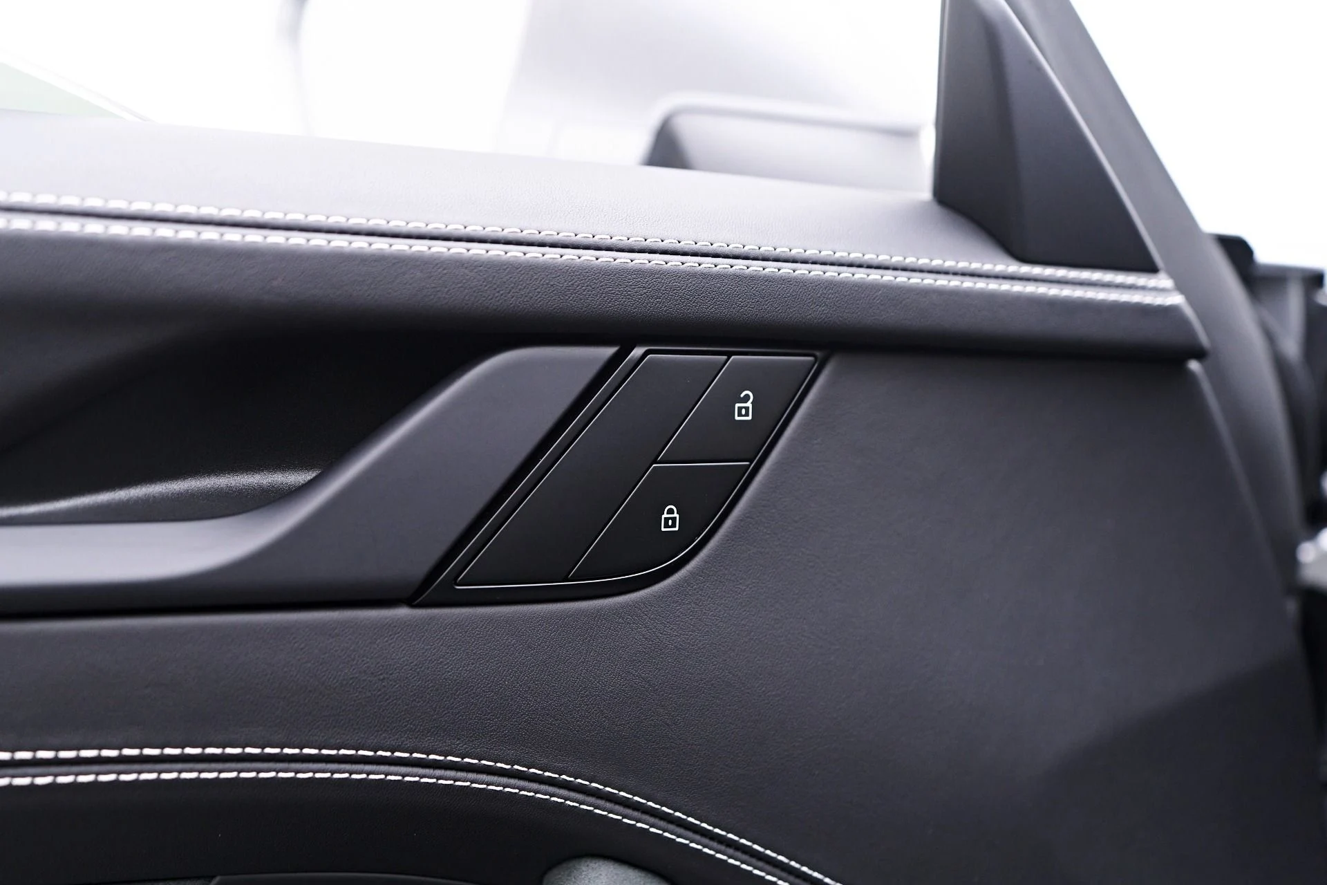 mph037_130767857_Used_2024_Porsche_911_Carrera_4_GTS_1753409003_aed7b51ae5