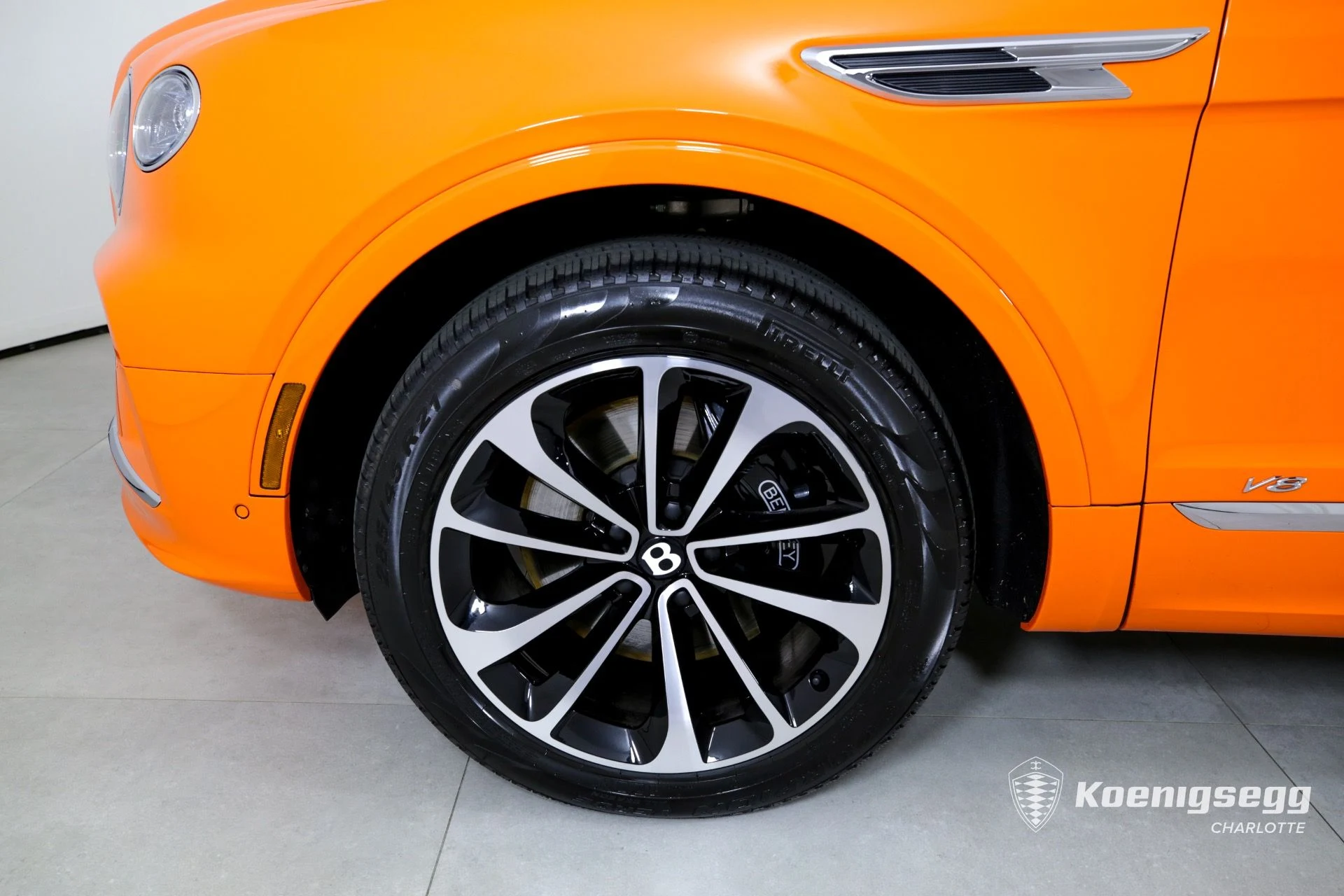 mph037_1320591121_Used_2022_Bentley_Bentayga_V8_1713469651_6de212c725
