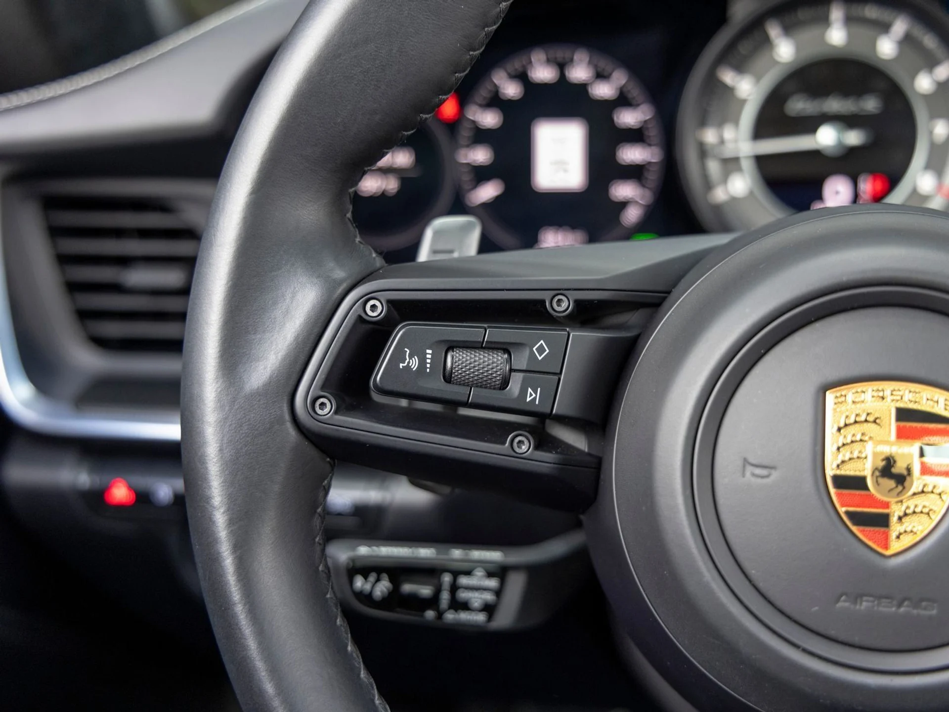 mph037_132506500_38_fceac303c6