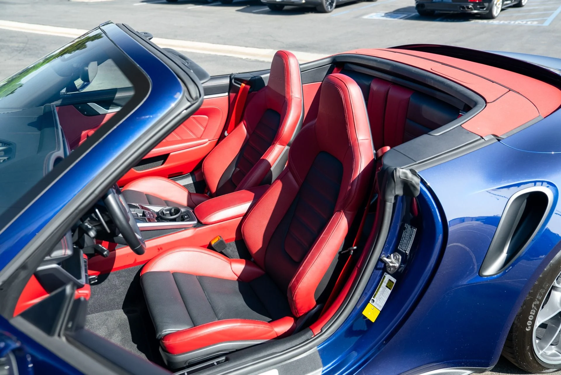 mph037_1334316657_Used_2024_Porsche_911_Turbo_S_Turbo_S_1762546991_f044583603