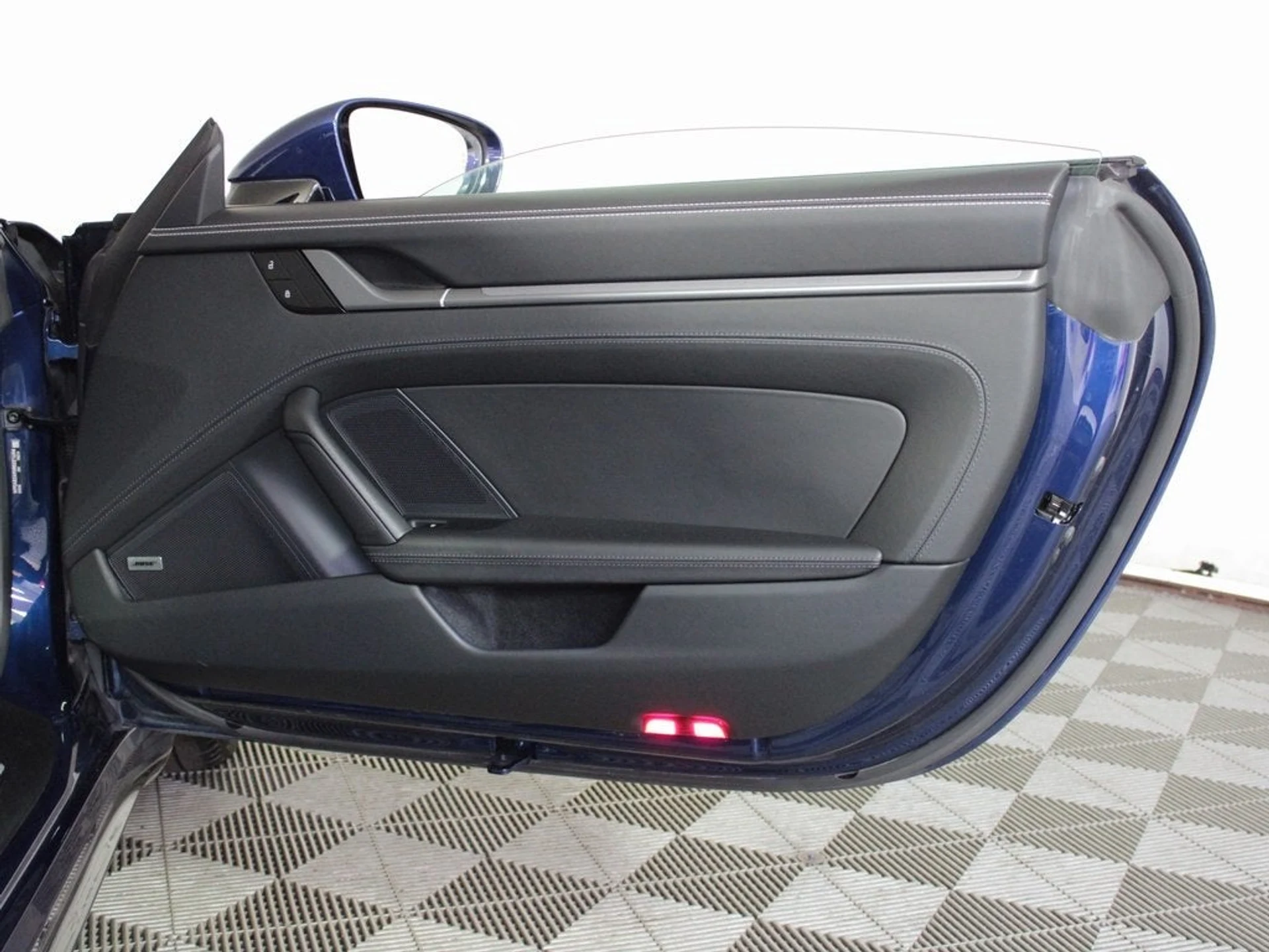 mph037_133531773_38_f8550c7f01