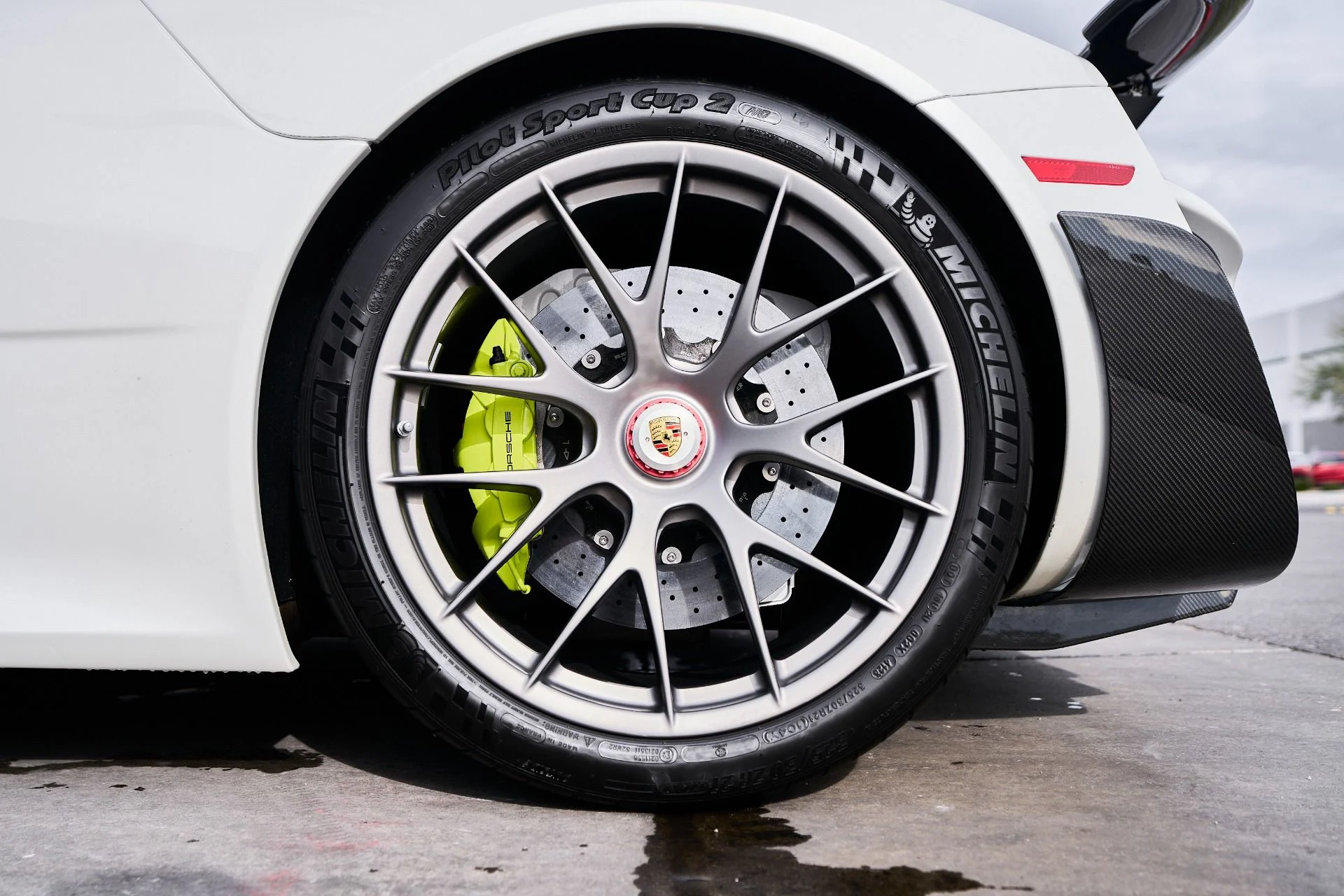 mph037_1346113291_Used_2015_Porsche_918_Spyder_w_Weissach_Package_1764874366_32bea0382e