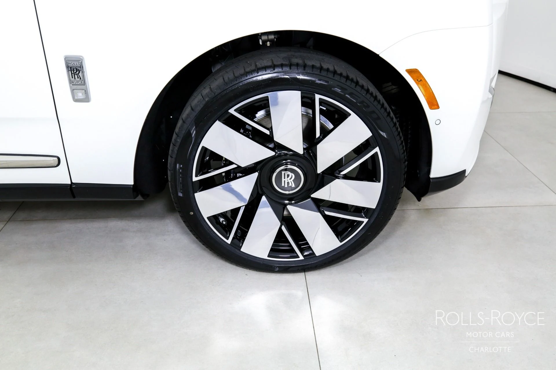 mph037_1346875647_Used_2025_Rolls_Royce_Cullinan_1745264127_be5ffa5173