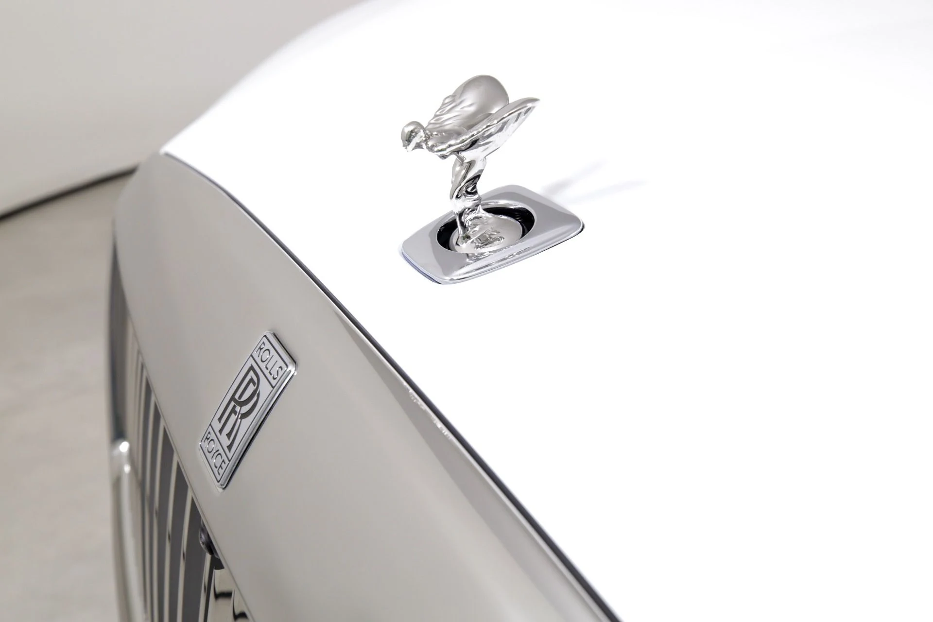 mph037_1351821693_Used_2024_Rolls_Royce_Spectre_1722271602_13464337ba