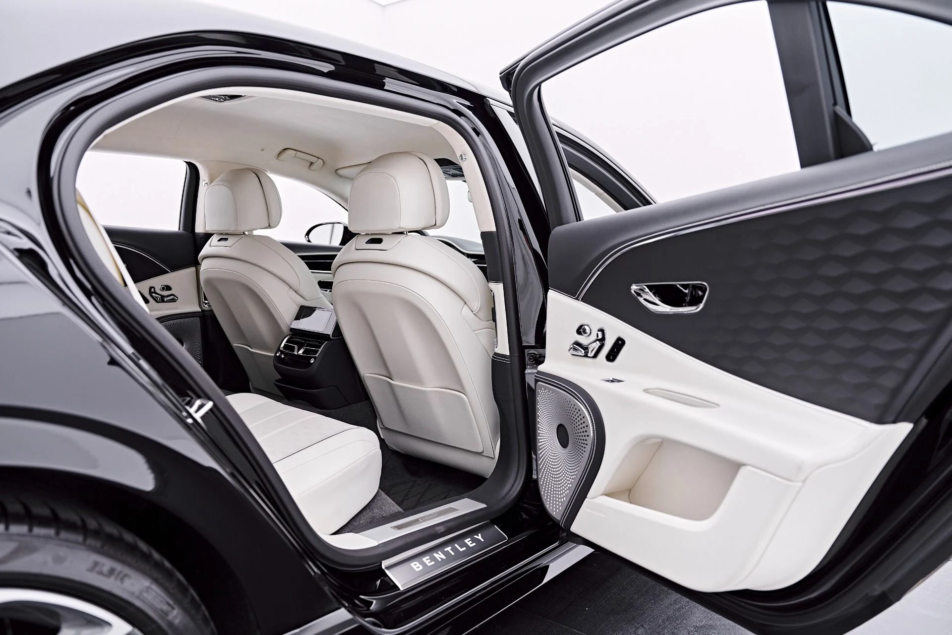 mph037_1359951135_Used_2025_Bentley_Flying_Spur_Speed_1786412218_65a972cfbc
