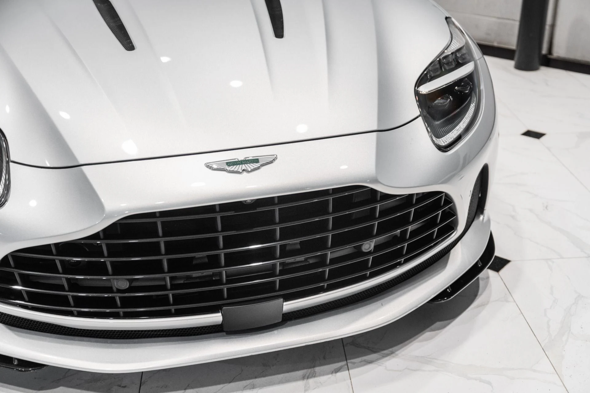 mph037_1365477078_Used_2024_Aston_Martin_DB_12_V8_1773165102_951cdaecd8