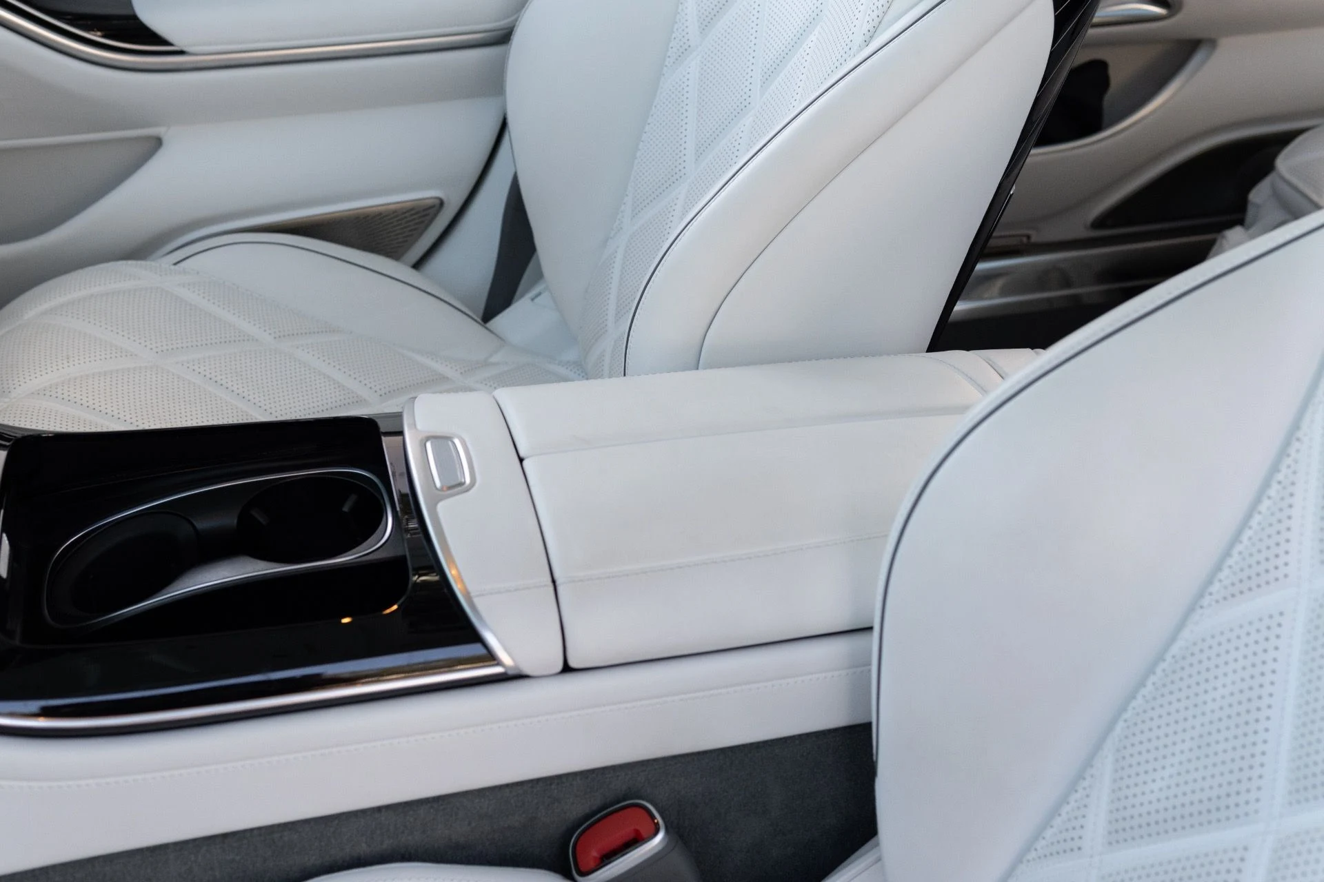 mph037_137382668_Used_2022_Mercedes_Benz_S_Class_Mercedes_Maybach_S_580_4_MATIC_1769453531_a52edfd237