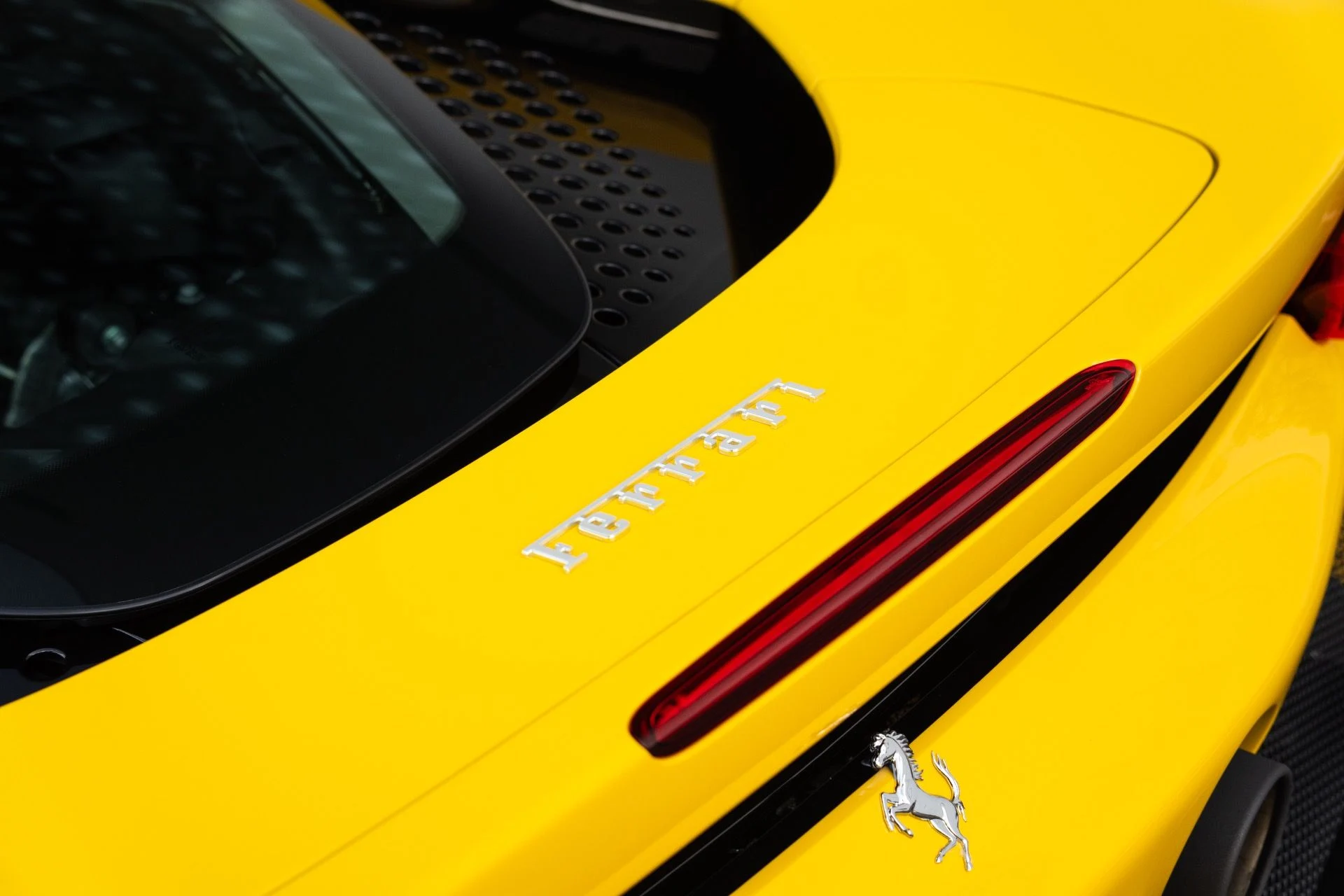 mph037_1376061452_Used_2025_Ferrari_SF_90_Spider_1772646640_b641b7852f