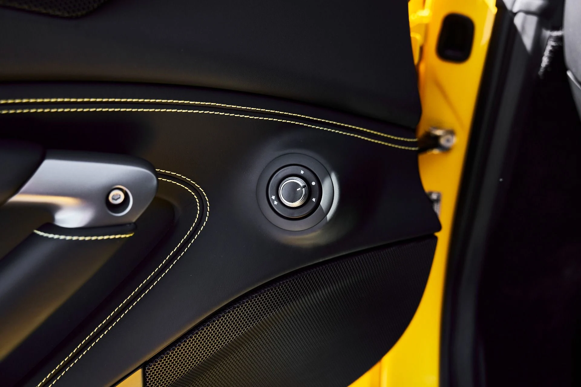 mph037_1377541062_Used_2021_Ferrari_F8_Tributo_Base_1774743053_90f7a7c643