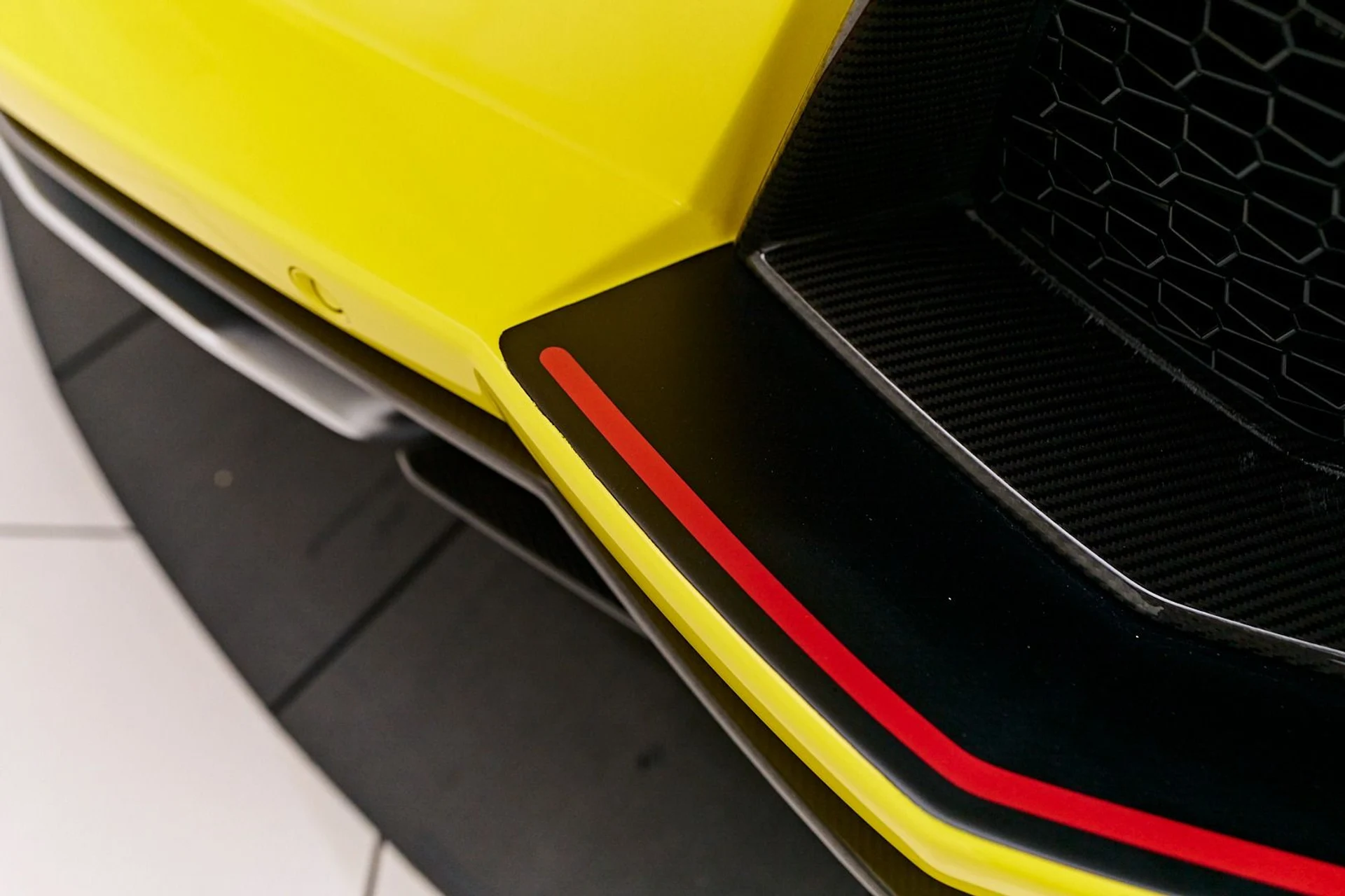 mph037_1393906162_Used_2016_Lamborghini_Aventador_LP_700_4_1741658847_1368b560c1