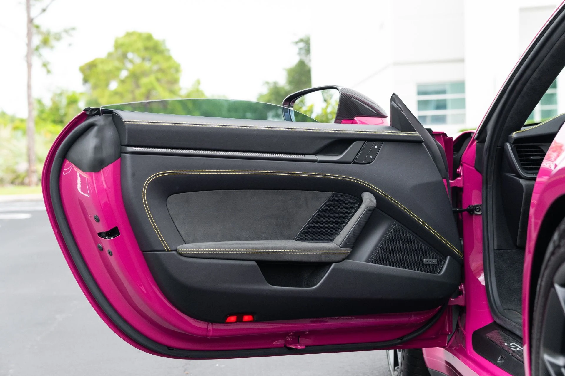 mph037_1399708000_Used_2024_Porsche_911_GT_3_1776966322_47ba344fb7