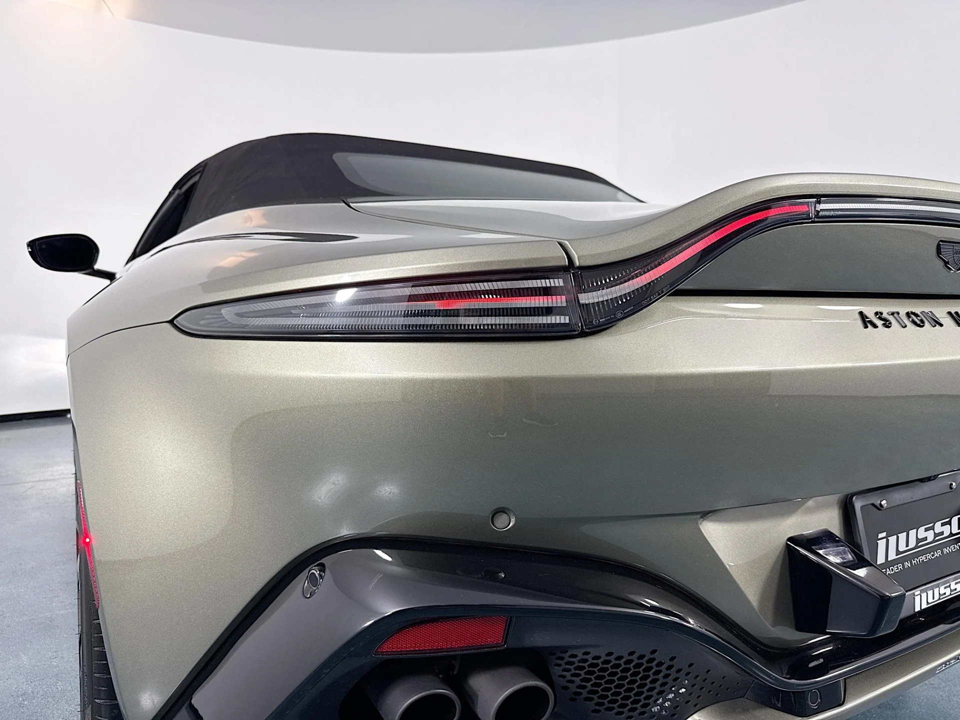 mph037_1414724427_Used_2023_Aston_Martin_Vantage_V8_1783445560_5b5097283b