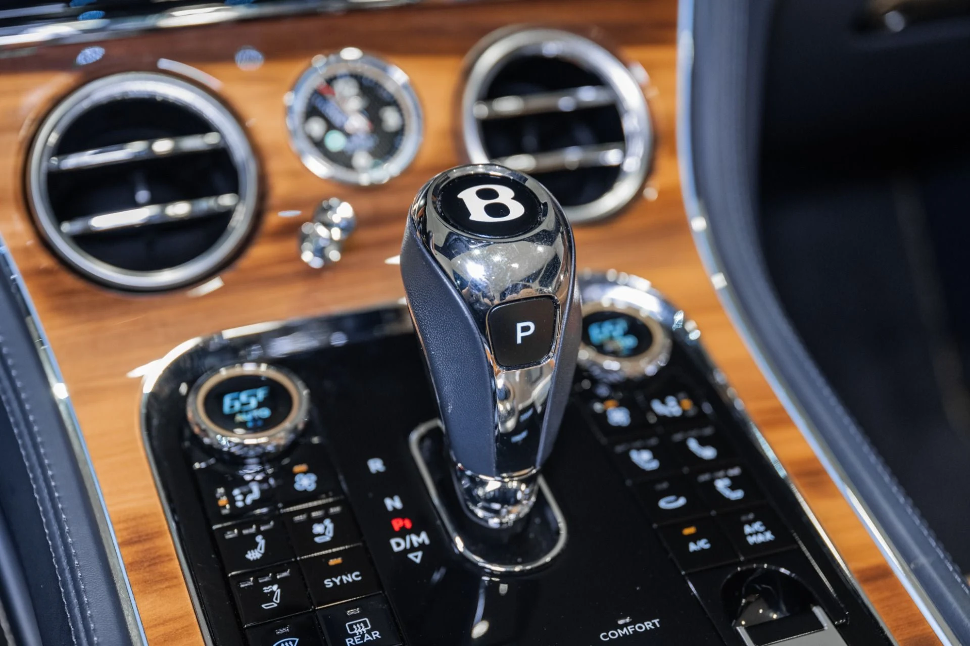 mph037_1420297231_Used_2021_Bentley_Continental_GTC_V8_1784574024_e0c5fff1c3