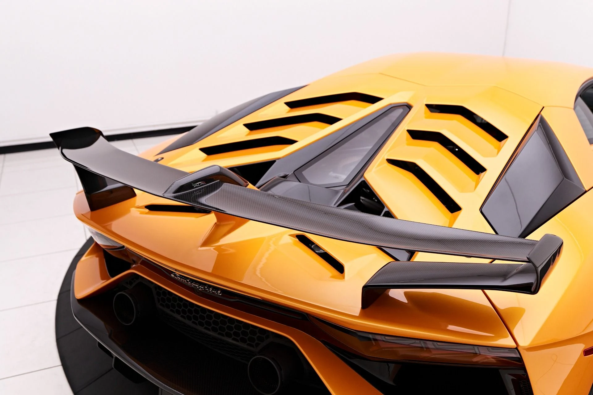 mph037_1448494773_Used_2021_Lamborghini_Aventador_SVJ_Base_1755224573_e8af4243d9