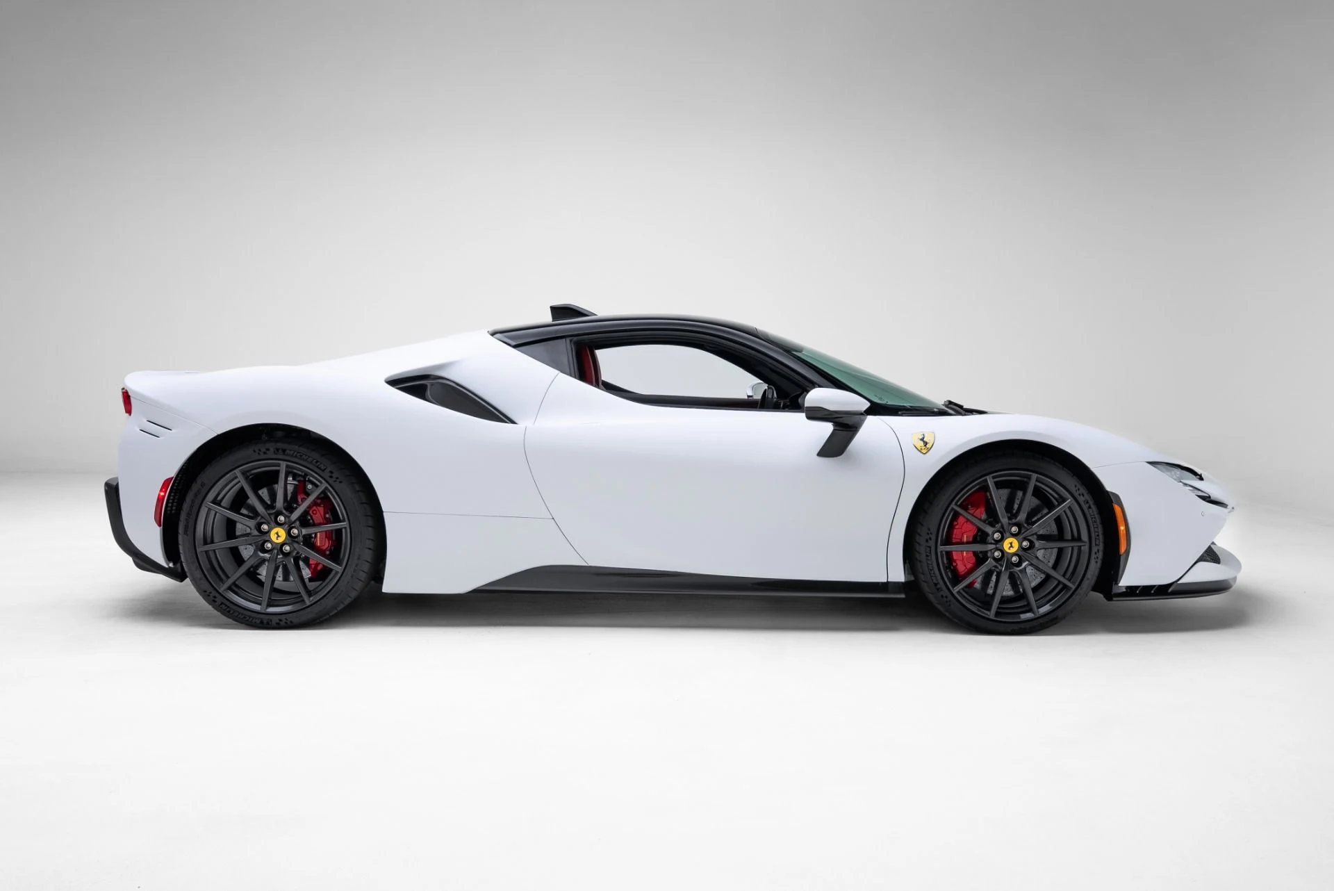 mph037_1450058293_Used_2023_Ferrari_SF_90_Stradale_1772151566_ac80d91c41