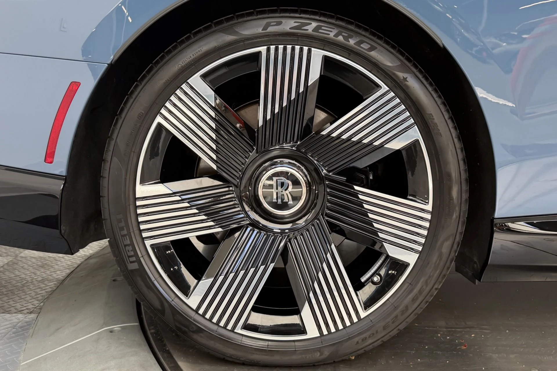 mph037_1457196096_Used_2024_Rolls_Royce_Spectre_Launch_Package_Low_Miles_Canadel_Paneling_1782415802_816ccfc973
