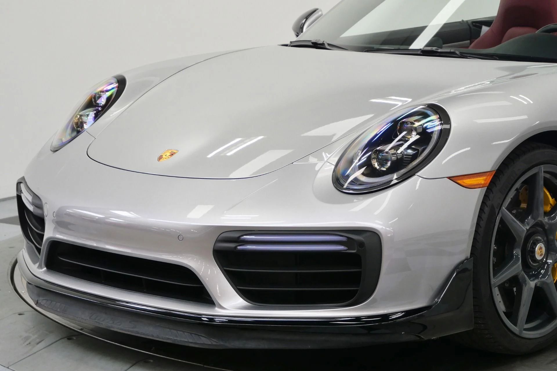 mph037_1459036093_Used_2019_Porsche_911_Turbo_S_Cabriolet_Factory_Carbon_Fiber_Wheels_Aerokit_Burmester_Audio_1766082238_06191dd982