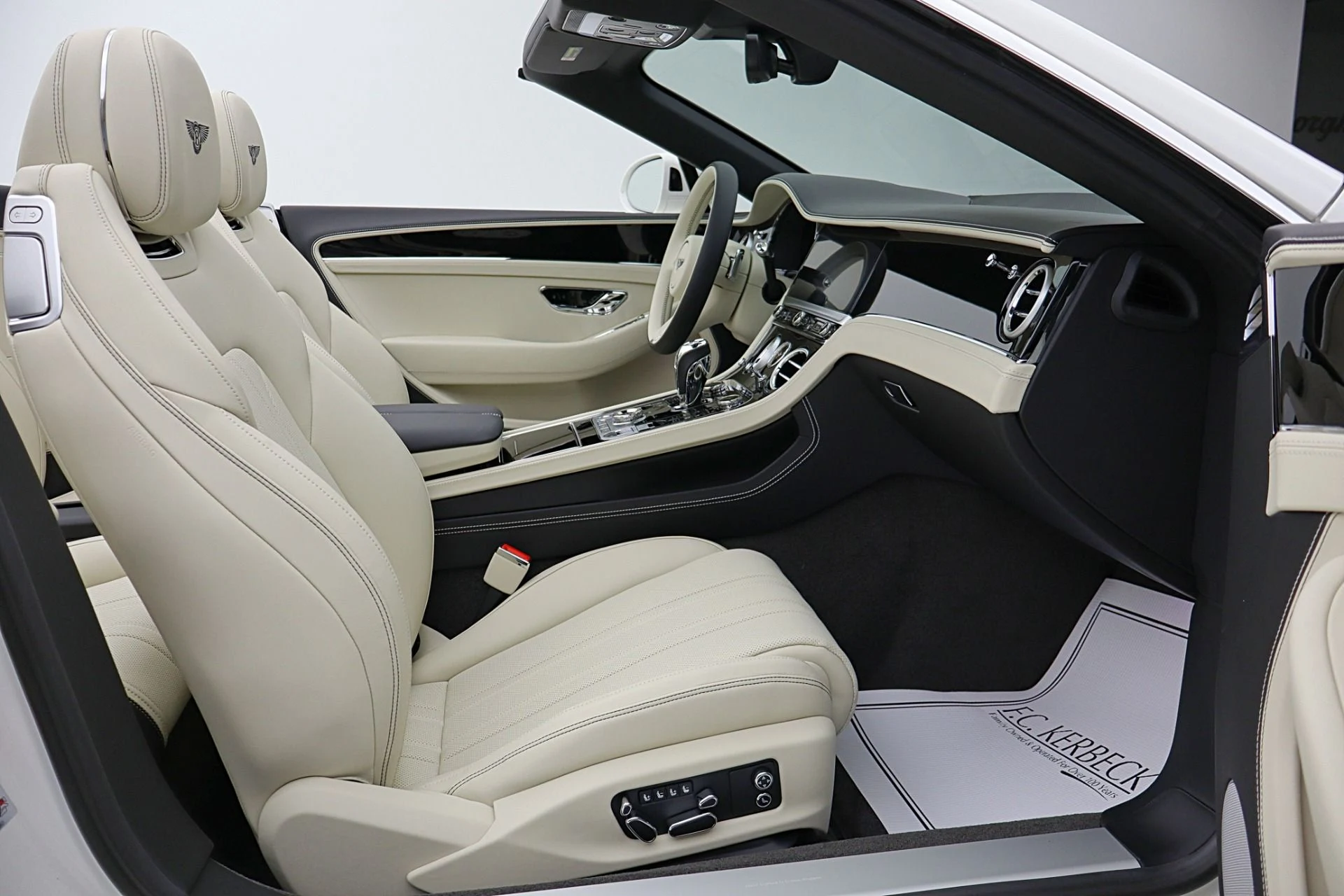 mph037_146454701_New_2026_Bentley_Continental_GTC_c973a33b1f